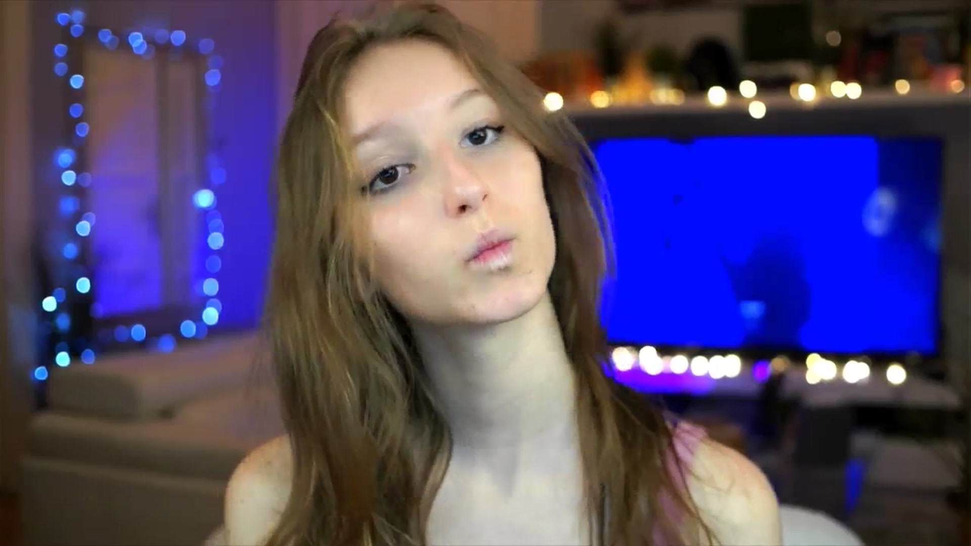 Gallery image thumbnail from Kira9's myfreecams stream on, 10/30/2025, 20:17 image 11 of 20