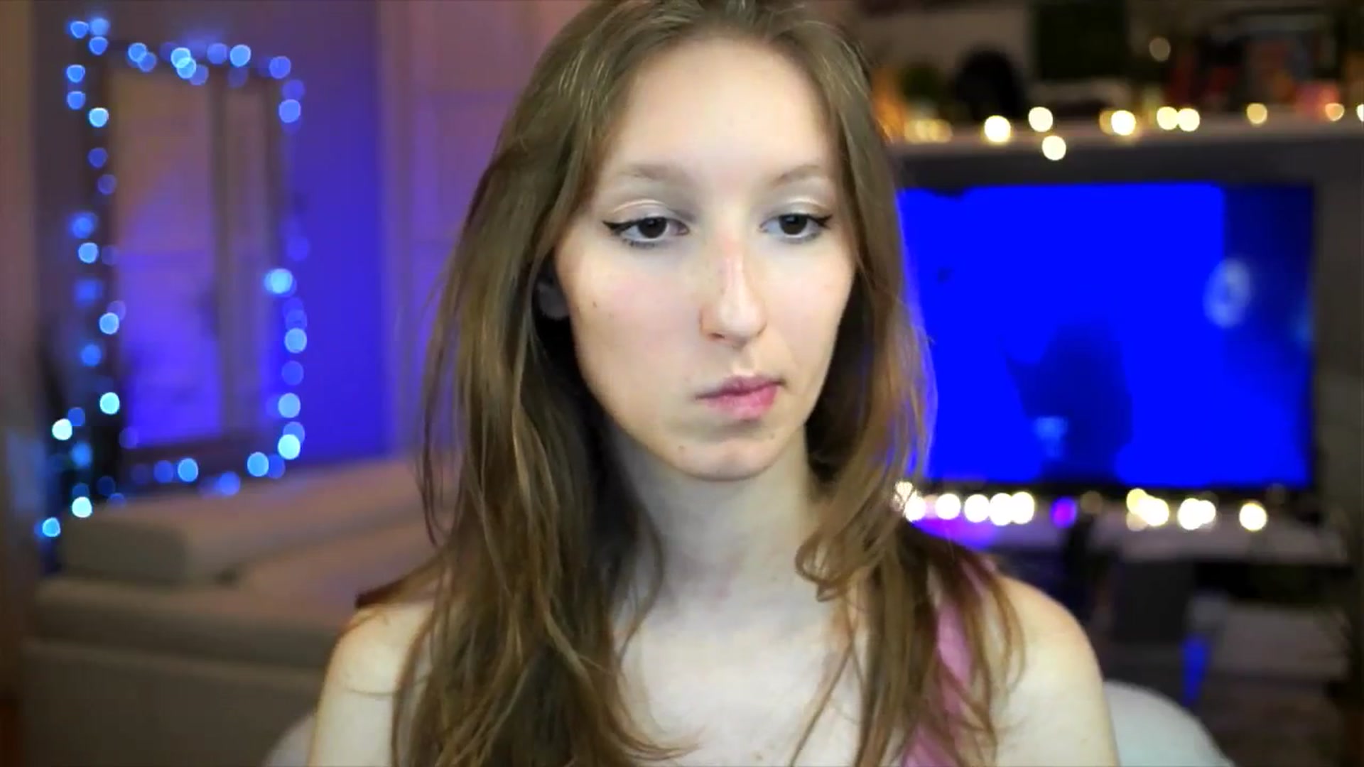 Gallery image thumbnail from Kira9's myfreecams stream on, 10/30/2025, 20:17 image 14 of 20
