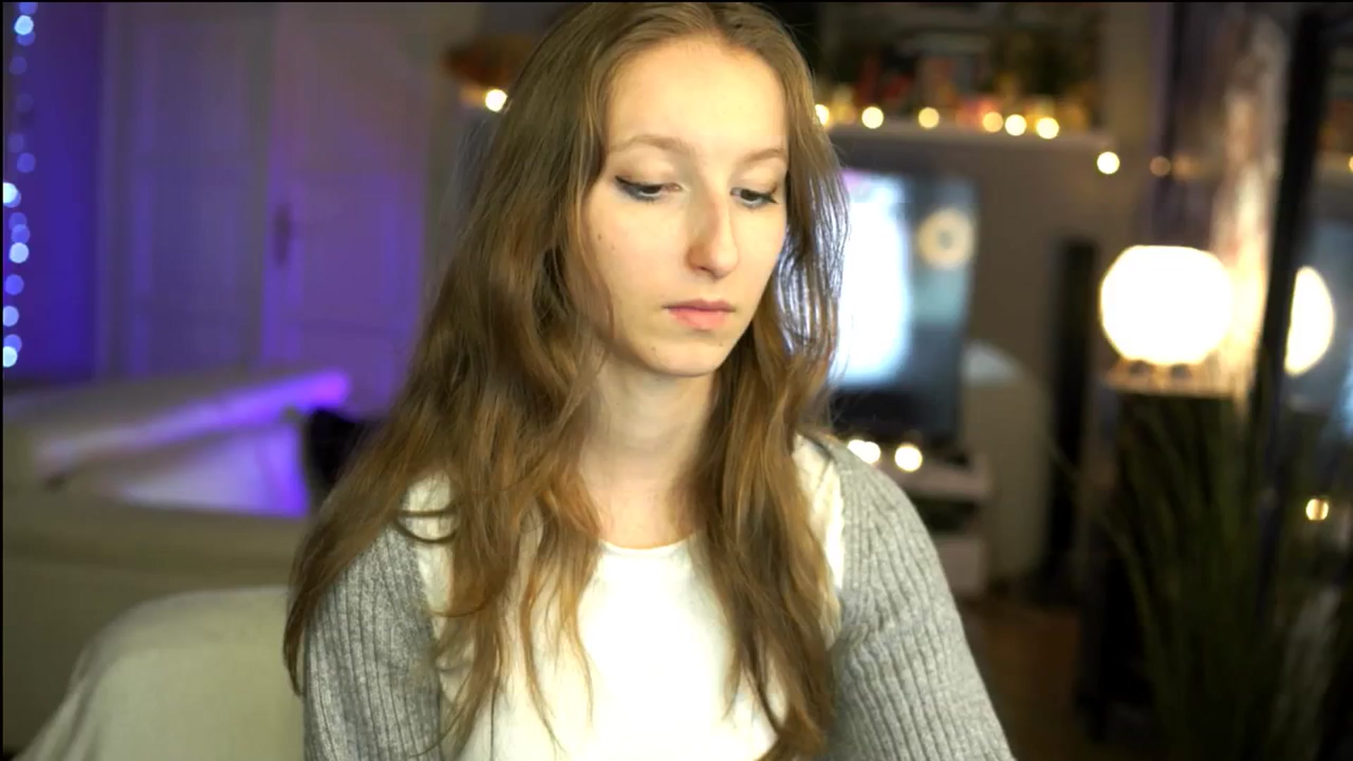 Gallery image thumbnail from Kira9's myfreecams stream on, 11/02/2025, 18:50 image 5 of 20