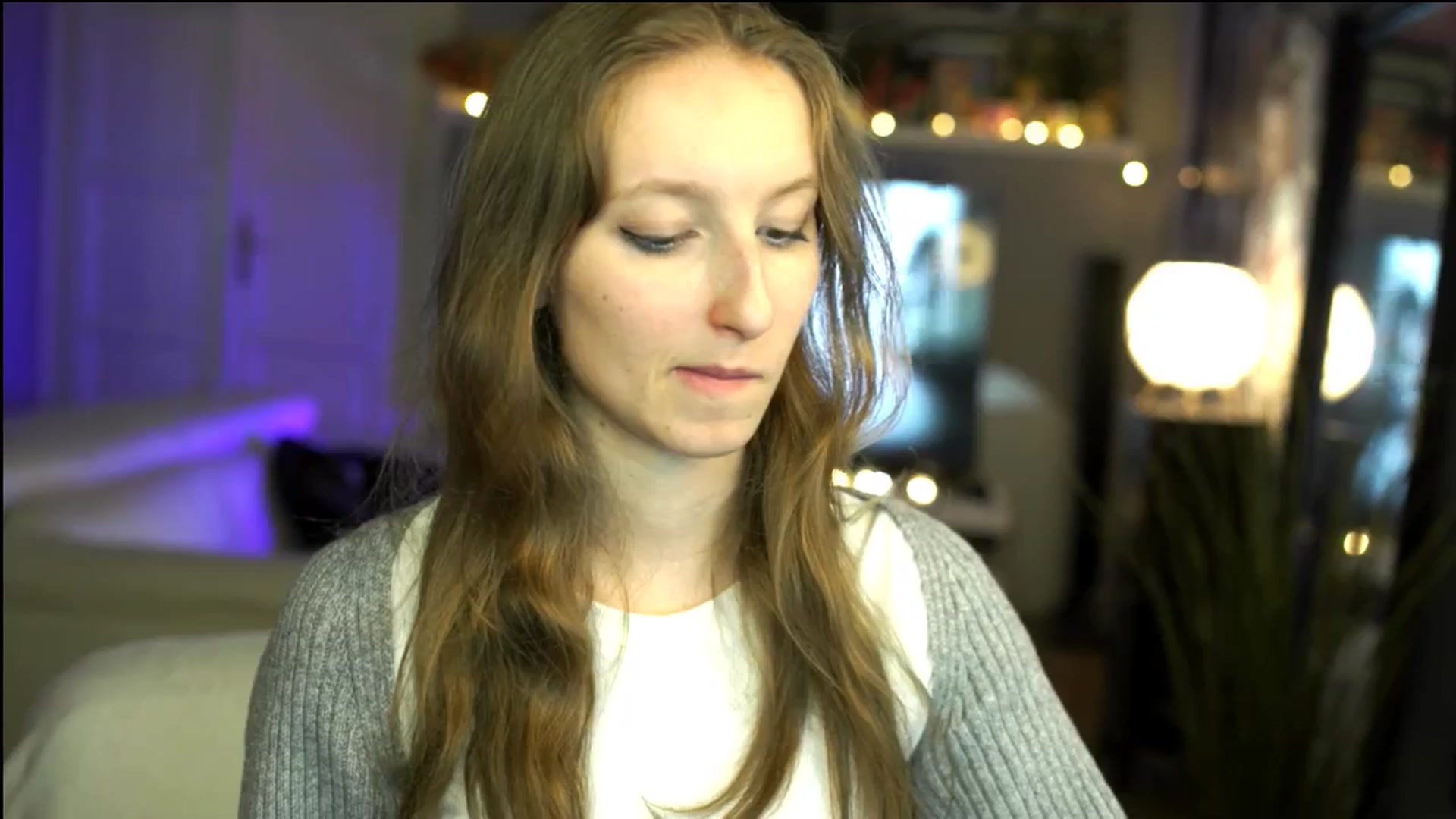 Gallery image thumbnail from Kira9's myfreecams stream on, 11/02/2025, 18:50 image 14 of 20