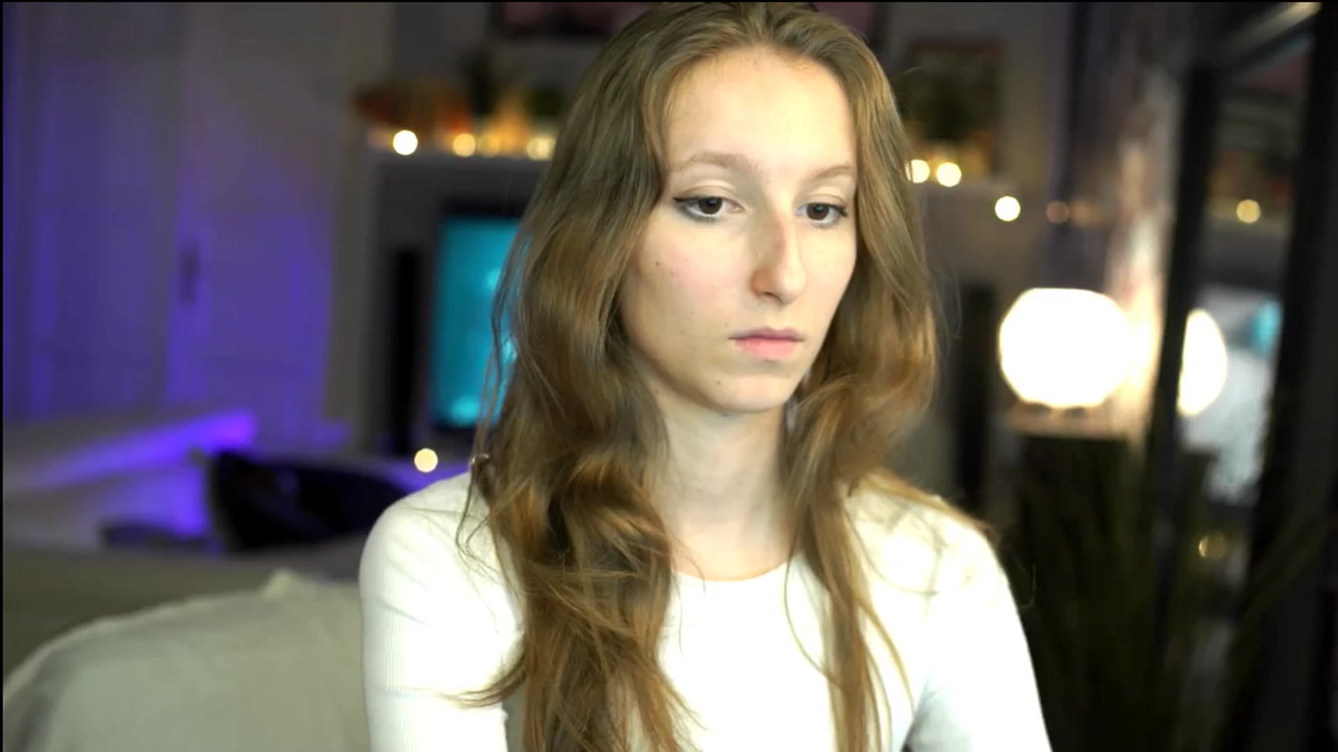 Gallery image thumbnail from Kira9's myfreecams stream on, 11/02/2025, 21:38 image 20 of 20