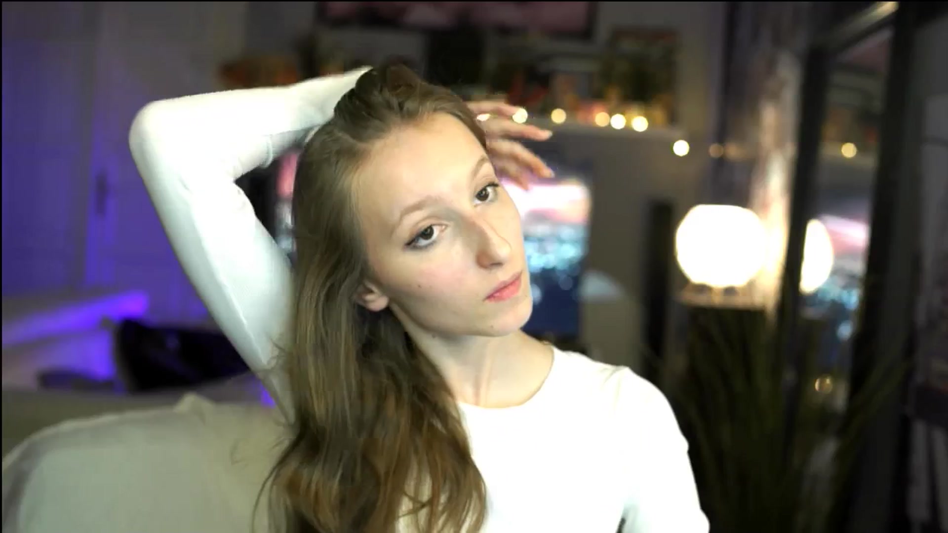 Gallery image thumbnail from Kira9's myfreecams stream on, 11/02/2025, 21:38 image 9 of 20
