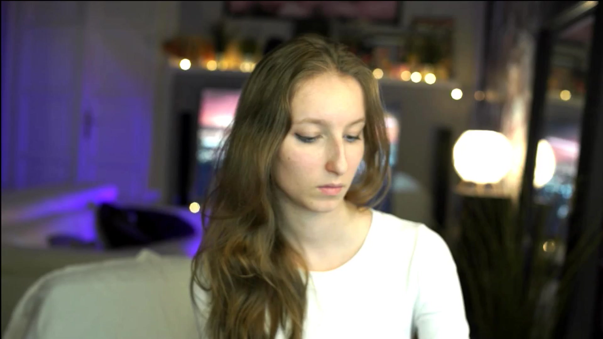 Gallery image thumbnail from Kira9's myfreecams stream on, 11/02/2025, 21:38 image 13 of 20