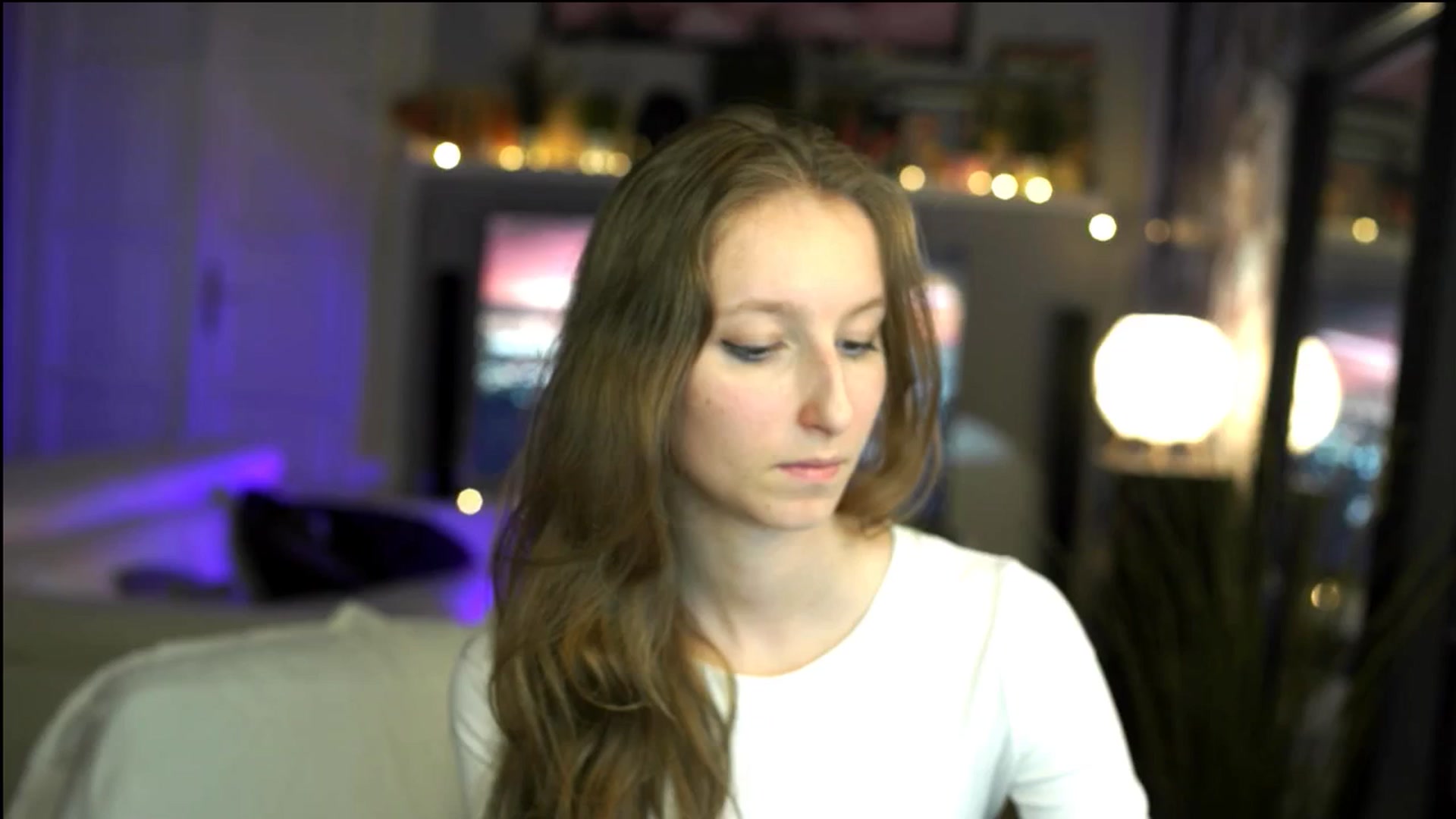 Gallery image thumbnail from Kira9's myfreecams stream on, 11/02/2025, 21:38 image 14 of 20