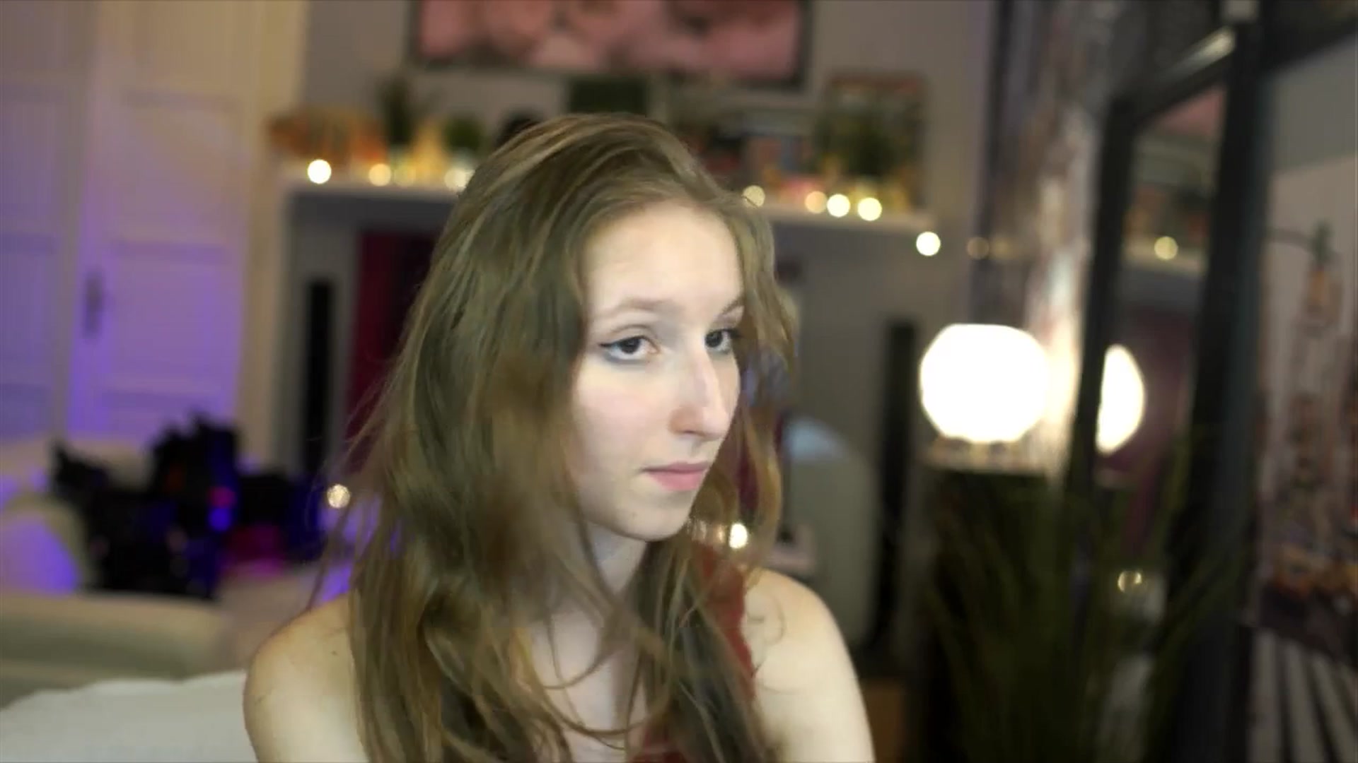 Gallery image thumbnail from Kira9's myfreecams stream on, 11/03/2025, 18:58 image 14 of 20