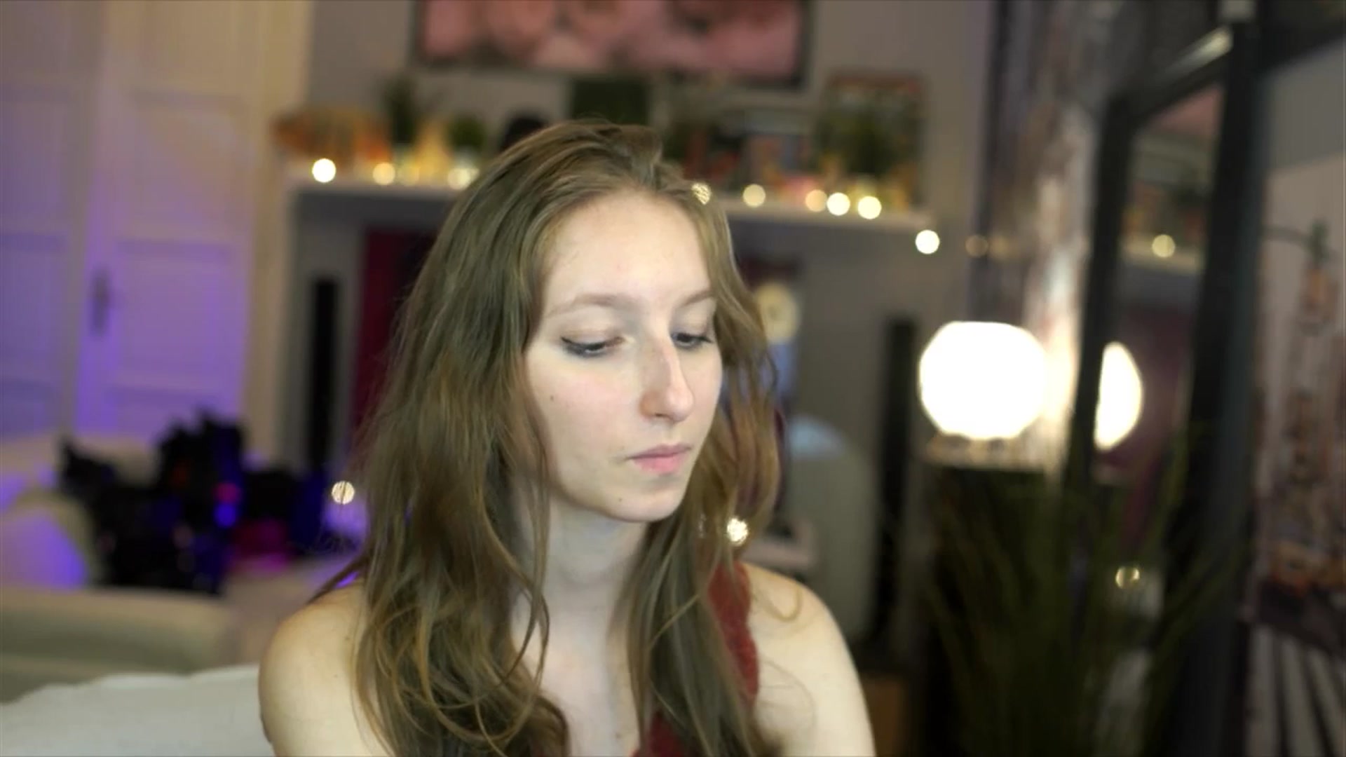 Gallery image thumbnail from Kira9's myfreecams stream on, 11/03/2025, 18:58 image 12 of 20