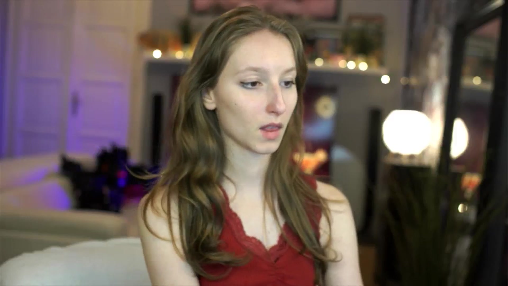 Gallery image thumbnail from Kira9's myfreecams stream on, 11/03/2025, 18:58 image 2 of 20