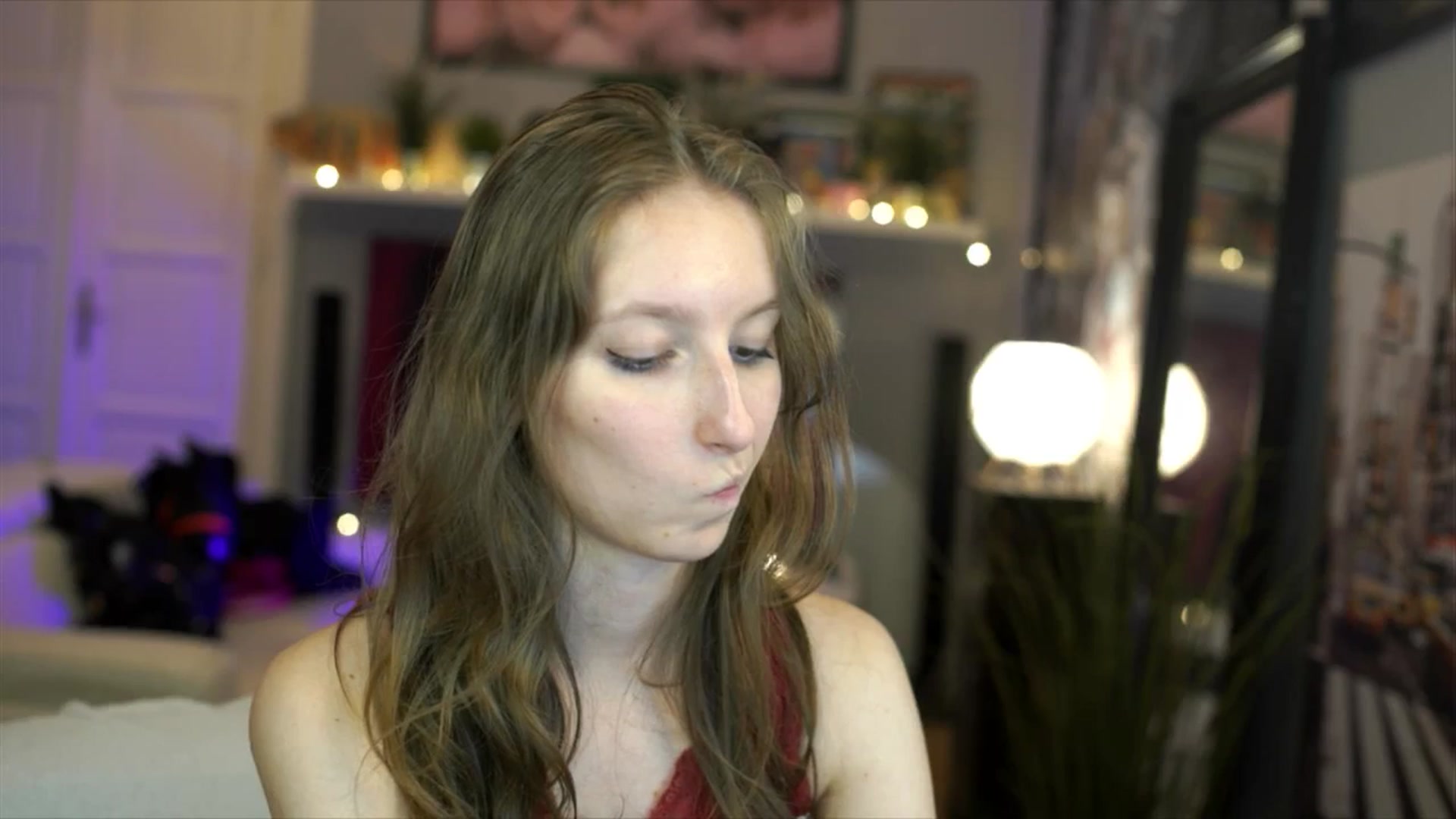 Gallery image thumbnail from Kira9's myfreecams stream on, 11/03/2025, 21:20 image 7 of 20