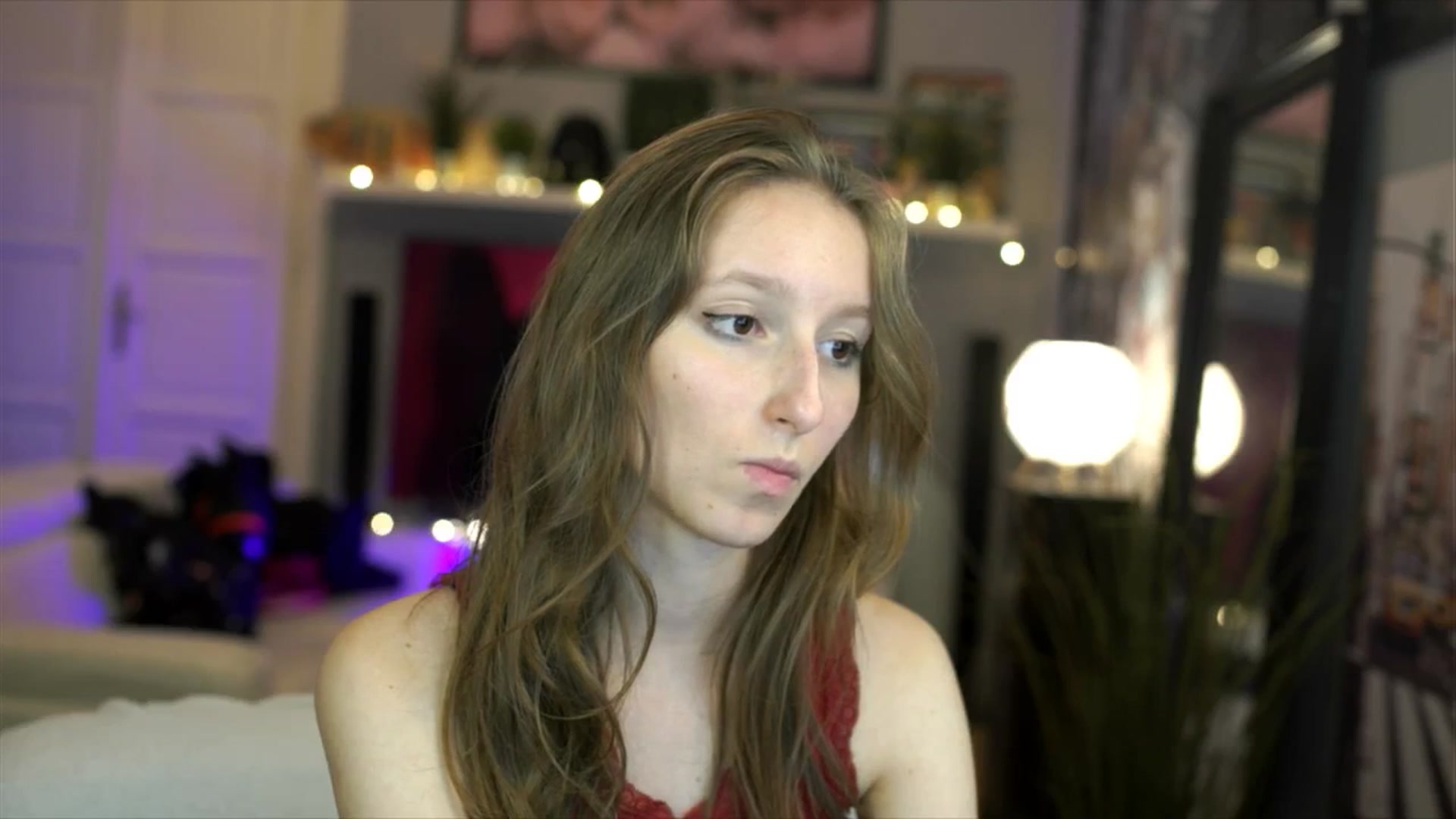 Gallery image thumbnail from Kira9's myfreecams stream on, 11/03/2025, 21:20 image 3 of 20
