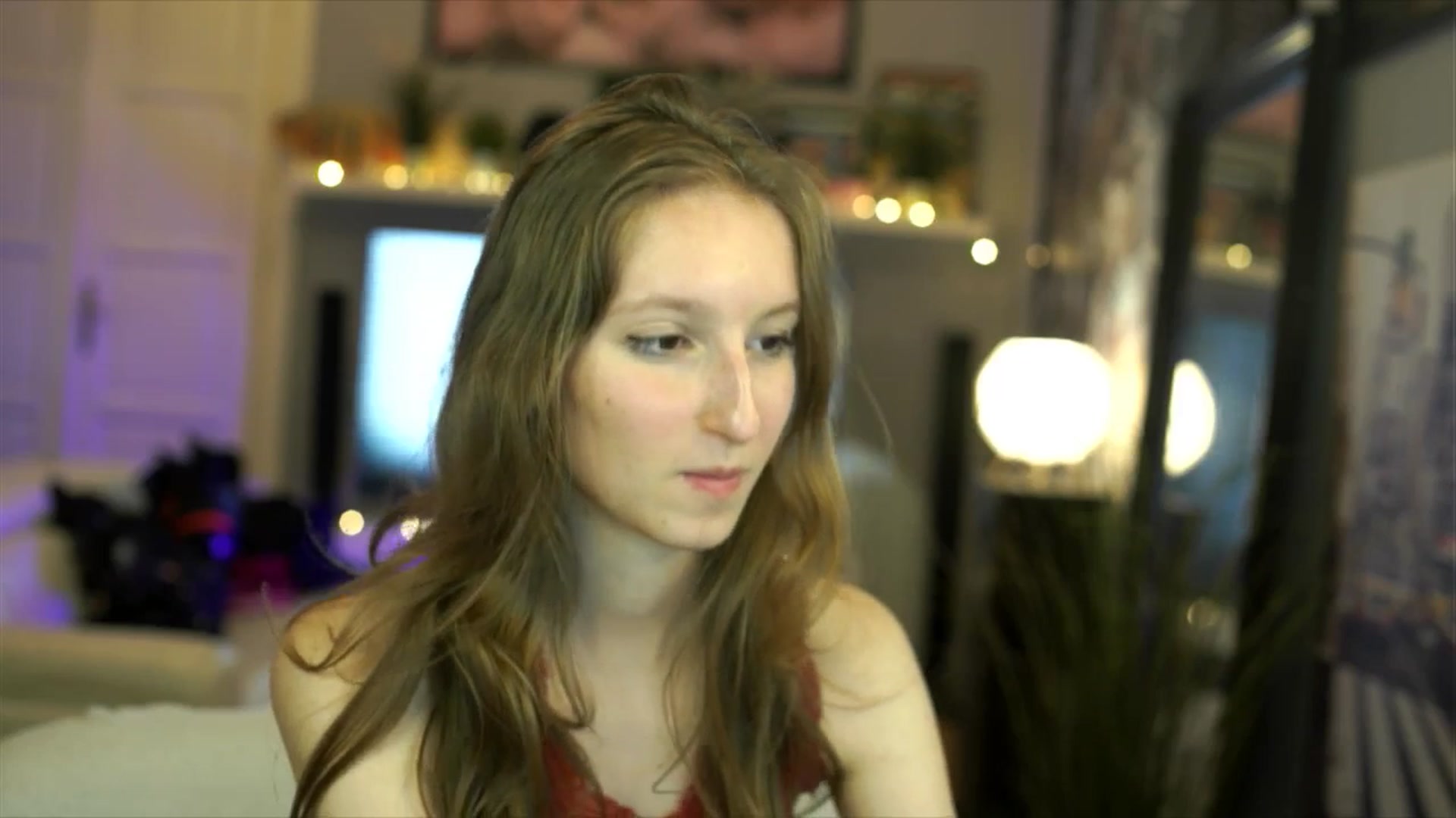 Gallery image thumbnail from Kira9's myfreecams stream on, 11/03/2025, 21:20 image 19 of 20