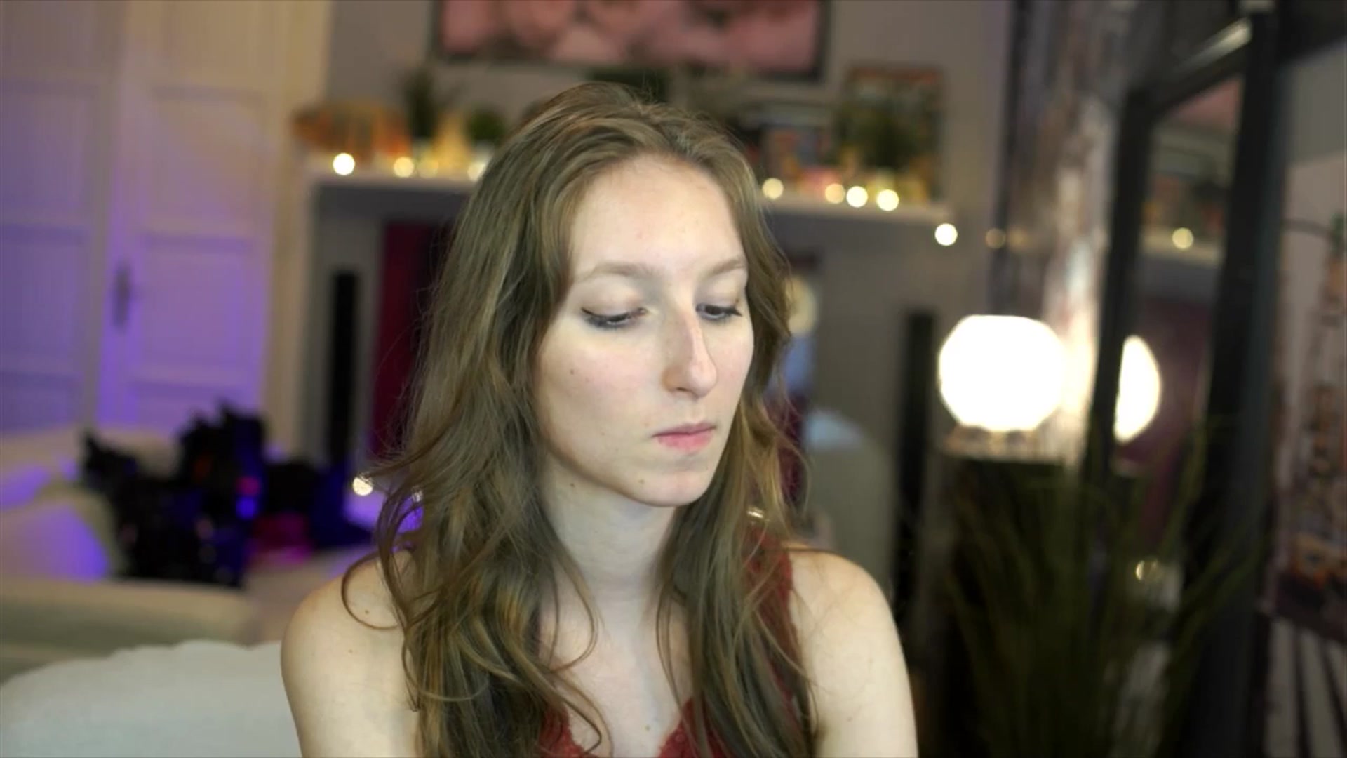 Gallery image thumbnail from Kira9's myfreecams stream on, 11/03/2025, 21:20 image 2 of 20