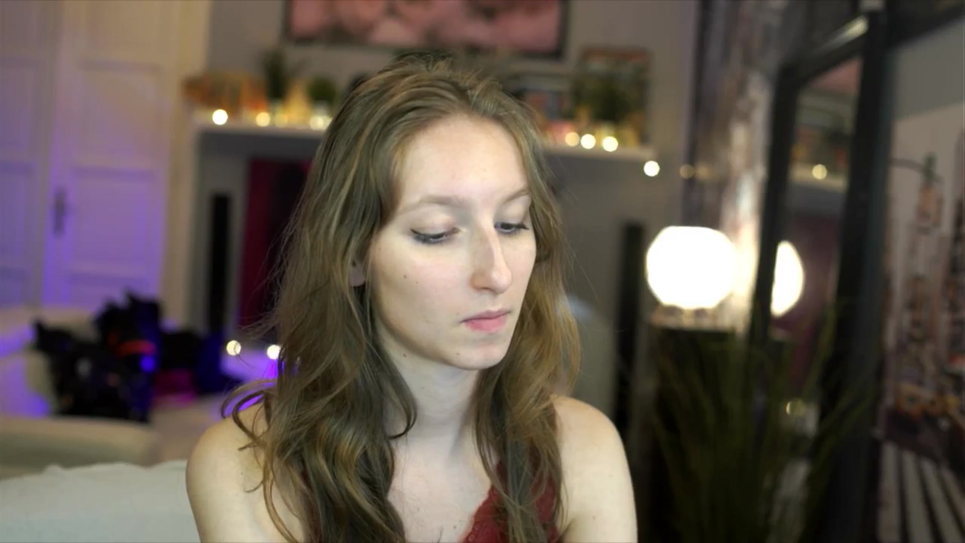 Gallery image thumbnail from Kira9's myfreecams stream on, 11/03/2025, 21:20 image 6 of 20