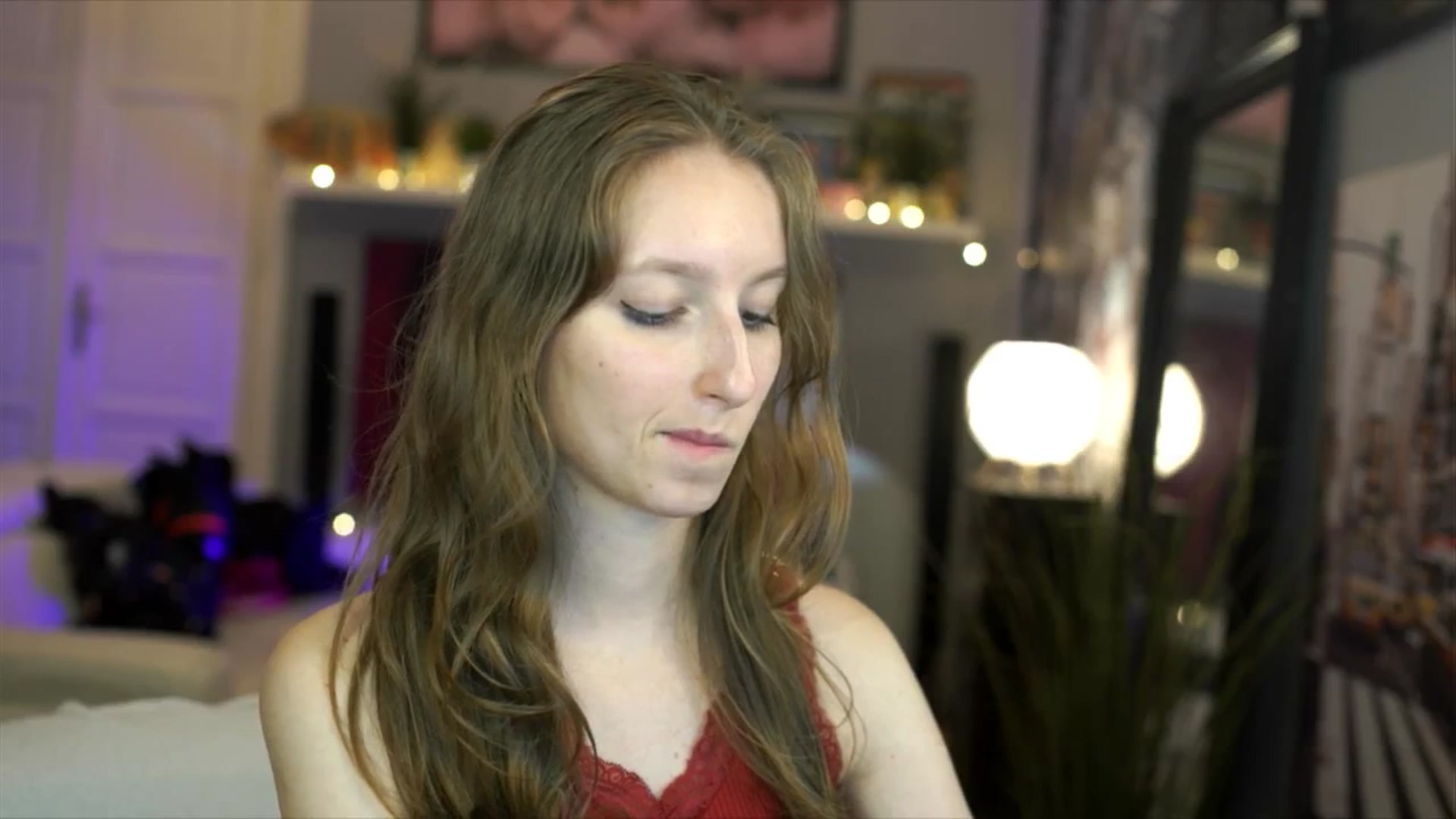 Gallery image thumbnail from Kira9's myfreecams stream on, 11/03/2025, 21:20 image 9 of 20