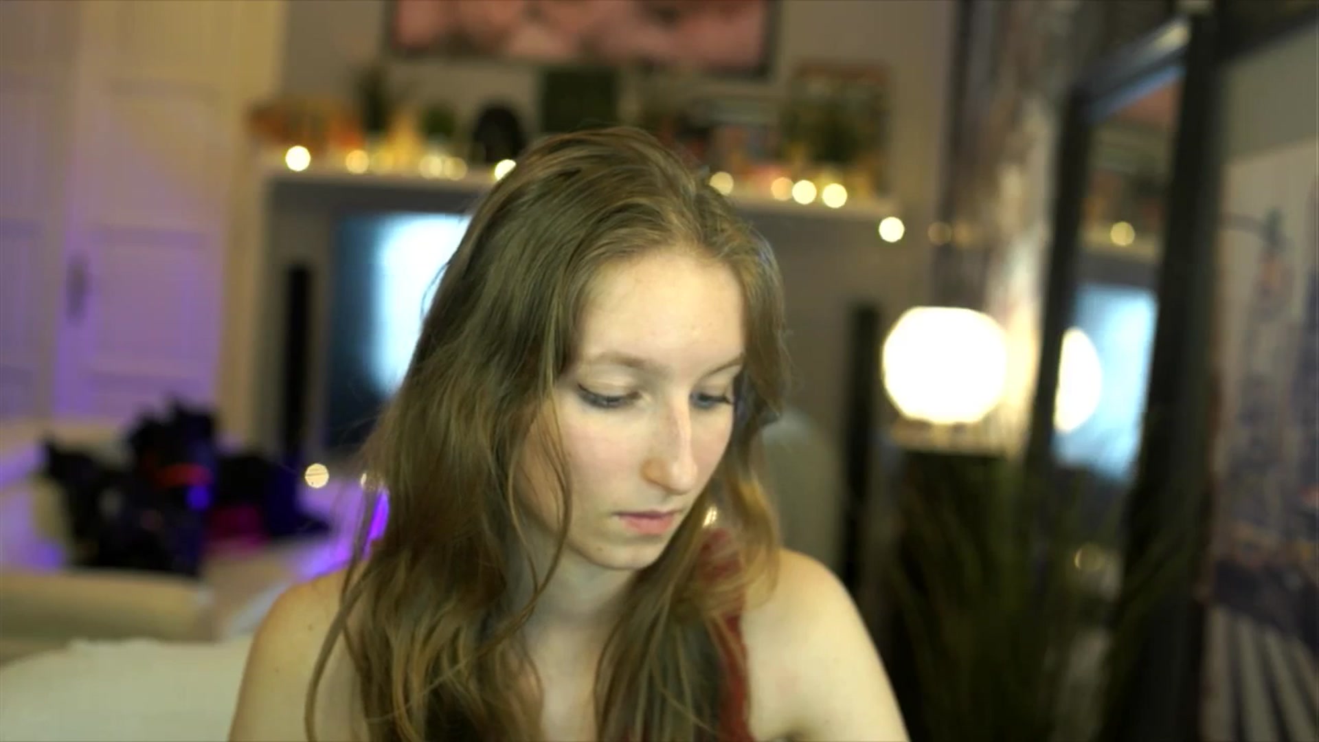 Gallery image thumbnail from Kira9's myfreecams stream on, 11/03/2025, 21:20 image 17 of 20