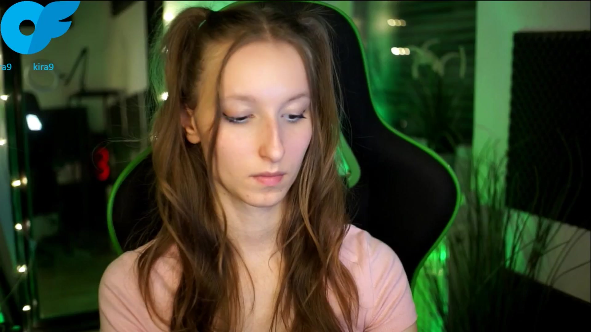 Gallery image thumbnail from Kira9's myfreecams stream on, 11/07/2025, 19:01 image 8 of 20