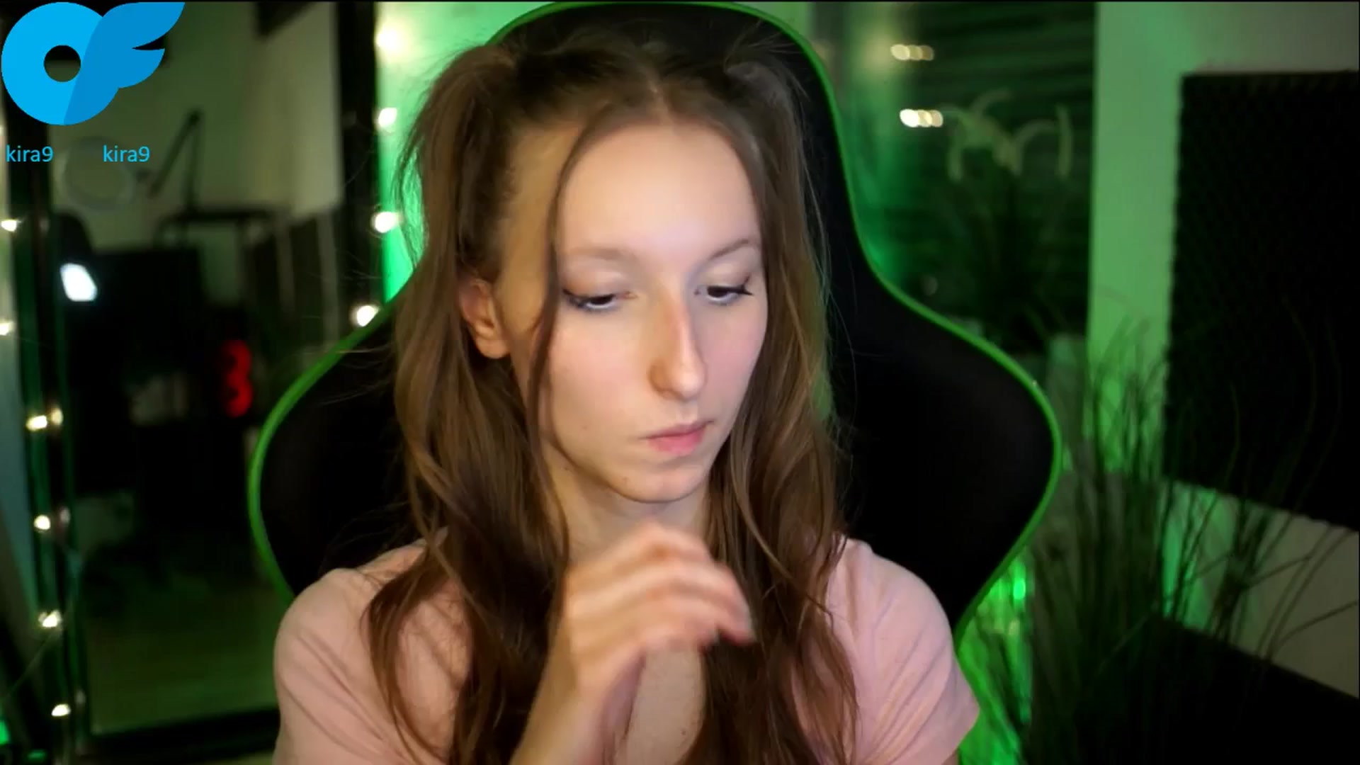 Gallery image thumbnail from Kira9's myfreecams stream on, 11/07/2025, 19:01 image 9 of 20