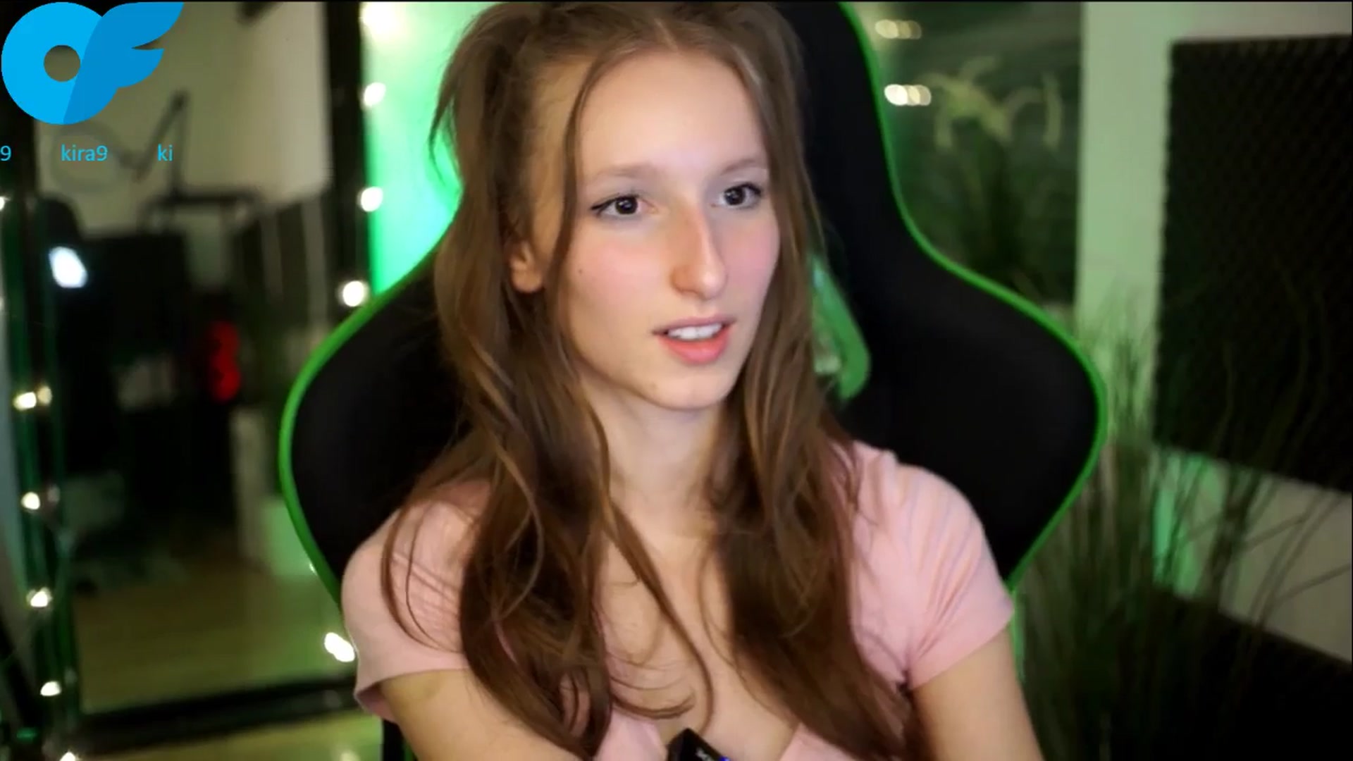 Gallery image thumbnail from Kira9's myfreecams stream on, 11/07/2025, 21:34 image 12 of 20