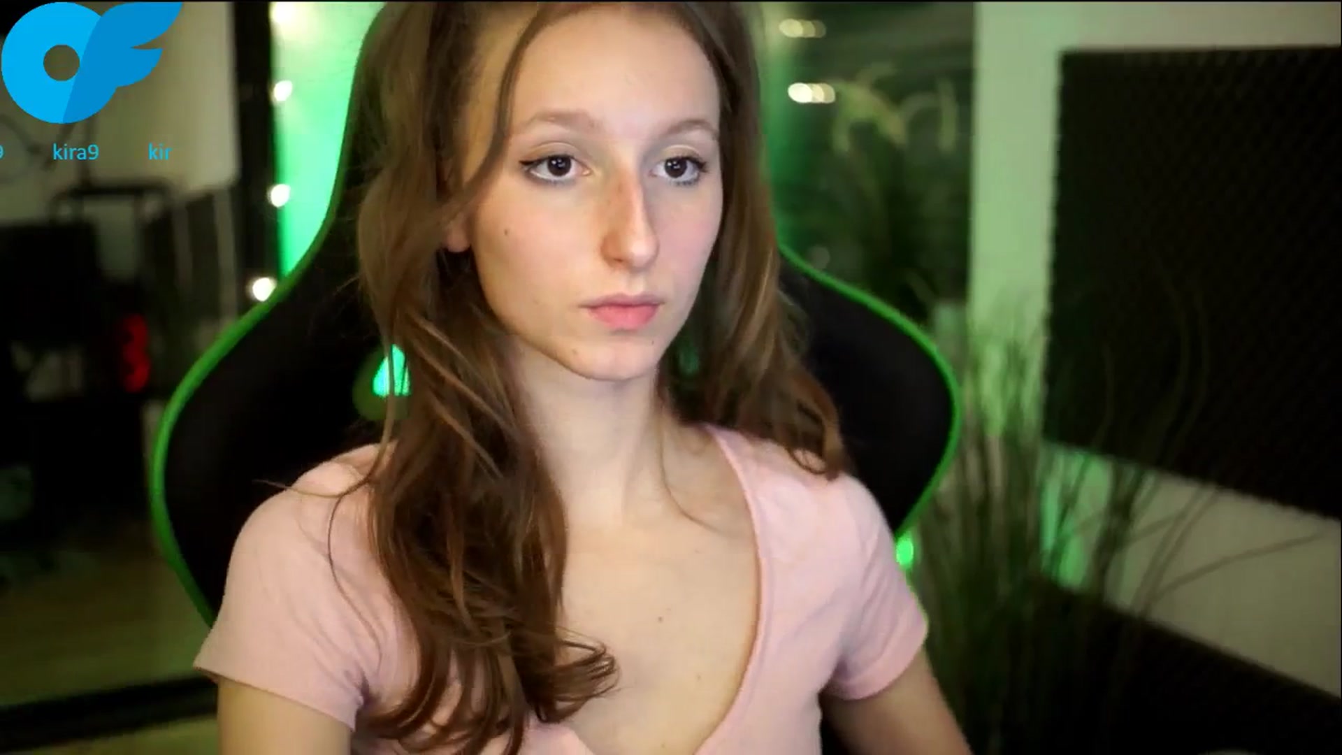 Gallery image thumbnail from Kira9's myfreecams stream on, 11/07/2025, 21:34 image 6 of 20