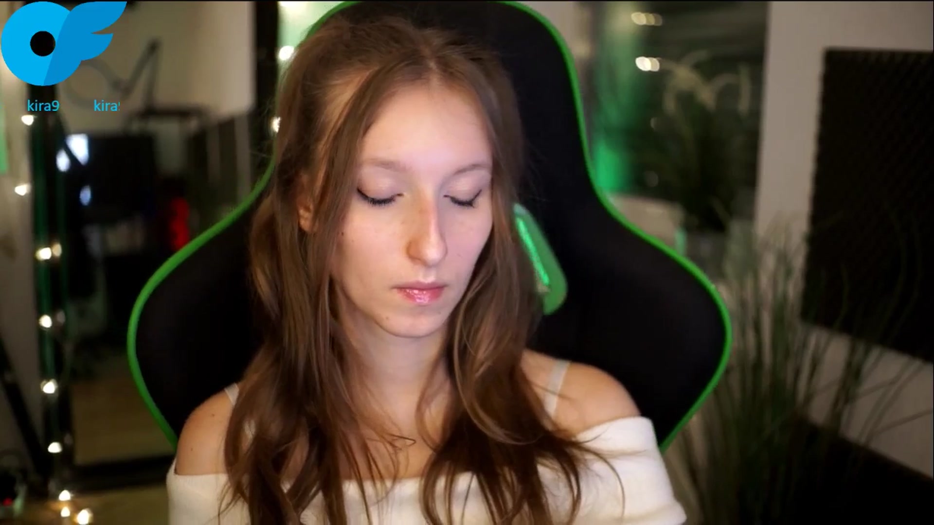 Gallery image thumbnail from Kira9's myfreecams stream on, 11/08/2025, 19:25 image 20 of 20