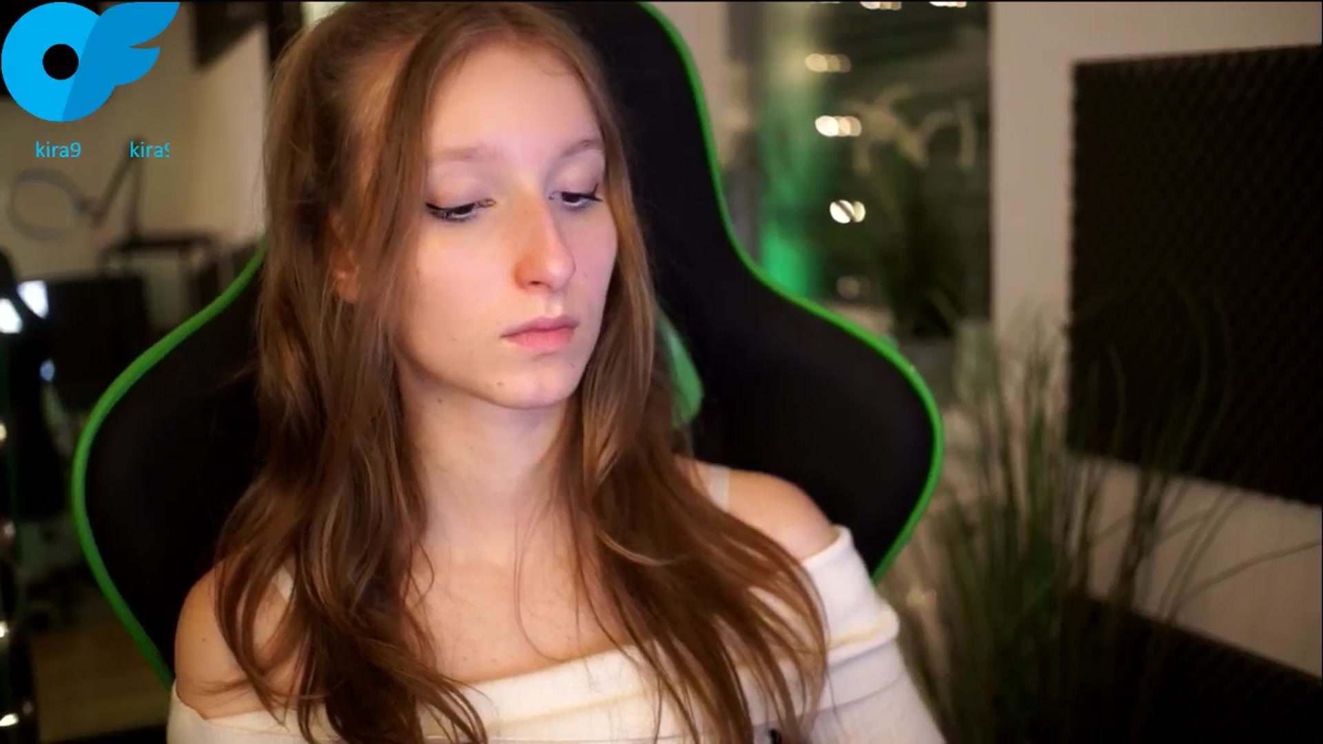 Gallery image thumbnail from Kira9's myfreecams stream on, 11/08/2025, 20:33 image 20 of 20
