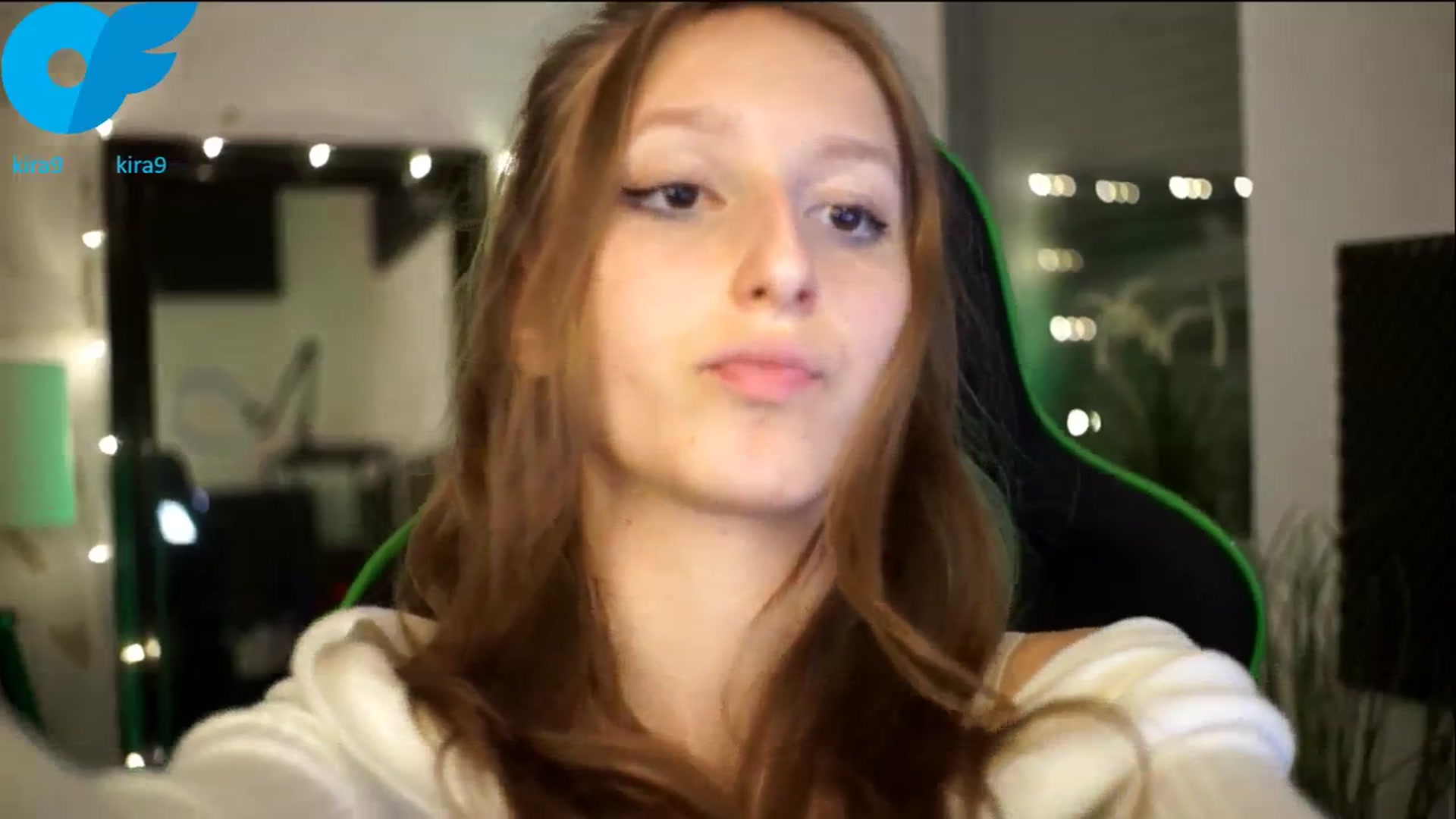 Gallery image thumbnail from Kira9's myfreecams stream on, 11/08/2025, 20:33 image 13 of 20