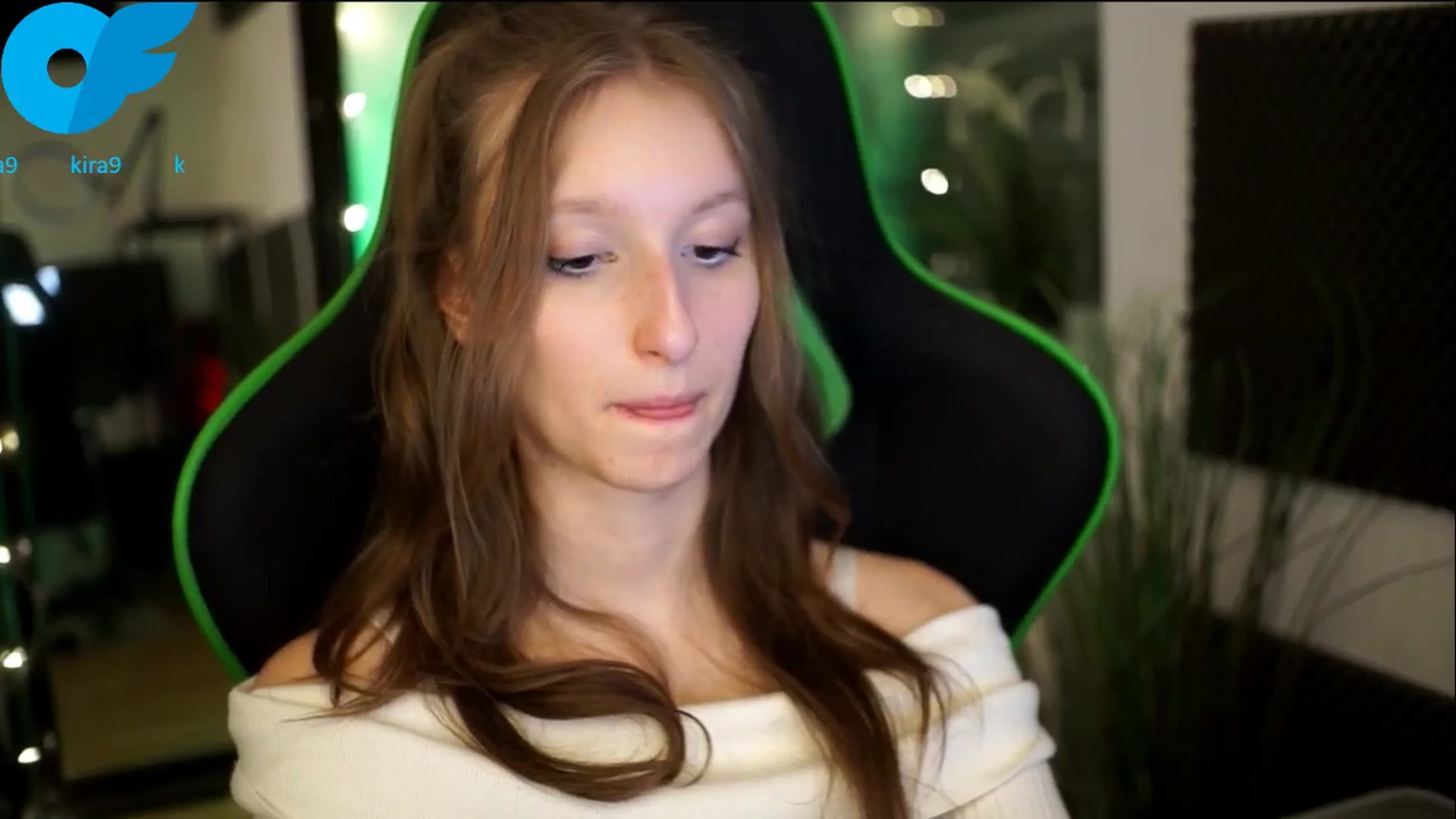 Gallery image thumbnail from Kira9's myfreecams stream on, 11/08/2025, 20:33 image 5 of 20