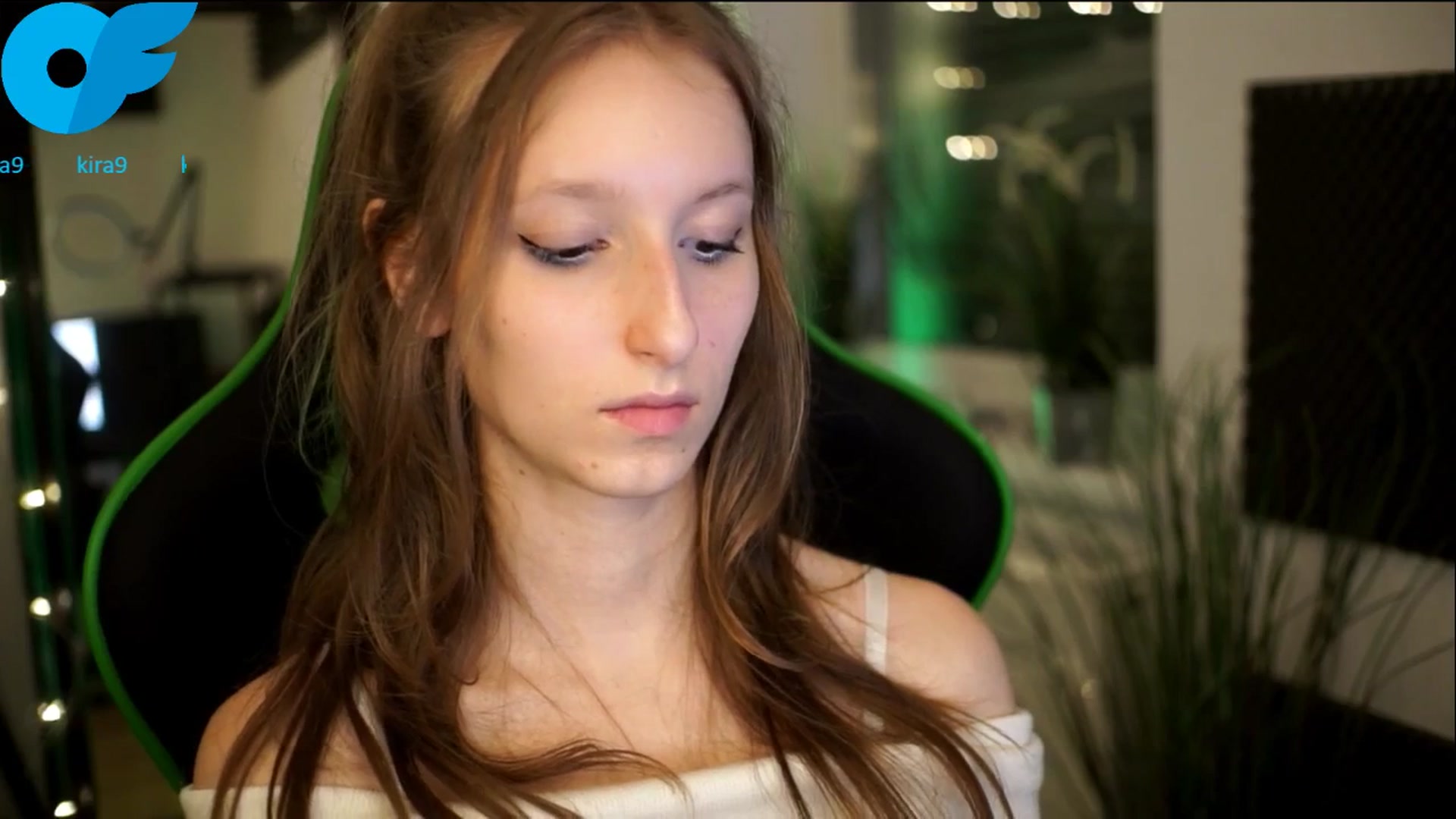 Gallery image thumbnail from Kira9's myfreecams stream on, 11/08/2025, 22:25 image 10 of 20