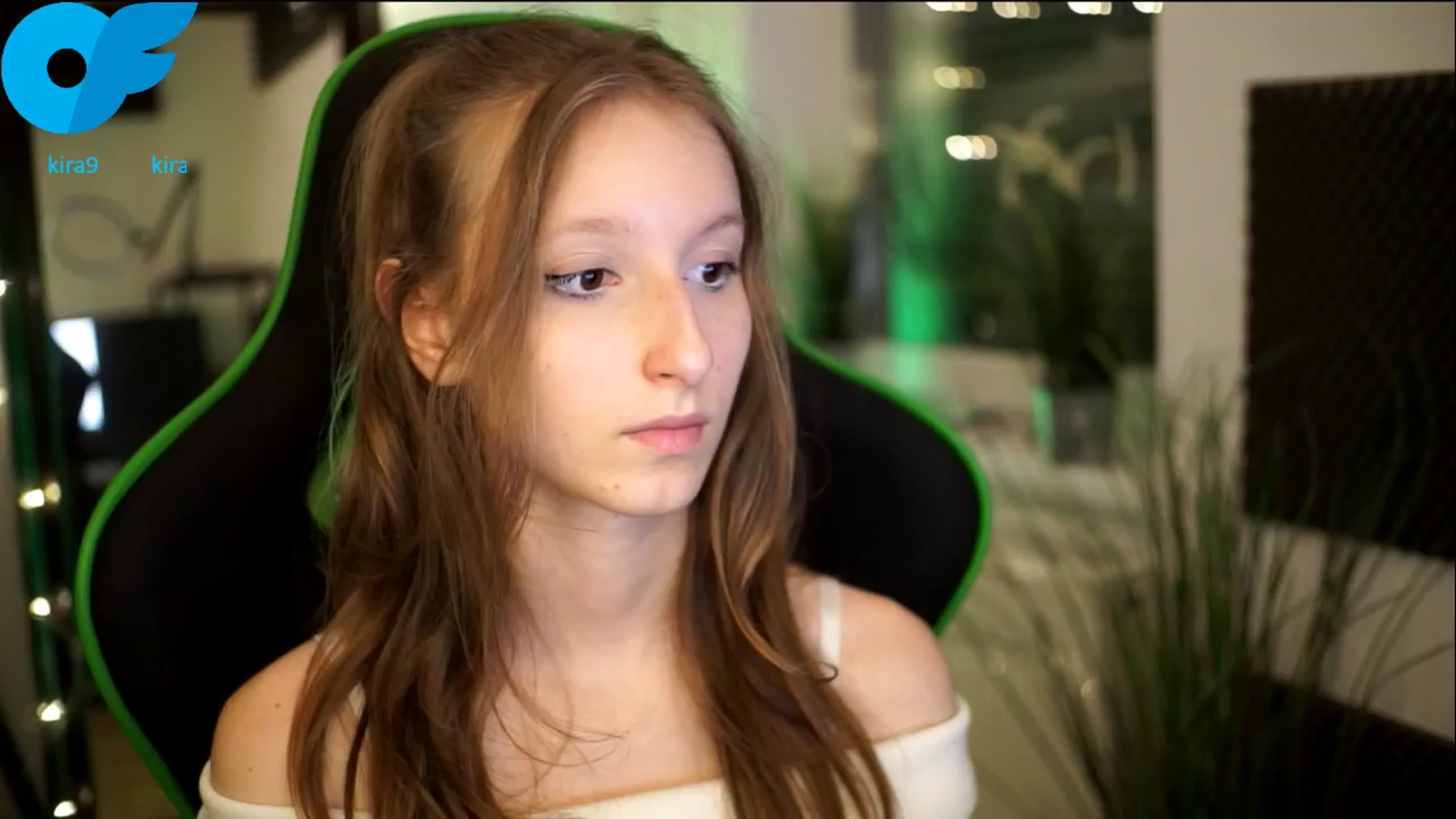 Gallery image thumbnail from Kira9's myfreecams stream on, 11/08/2025, 22:25 image 1 of 20
