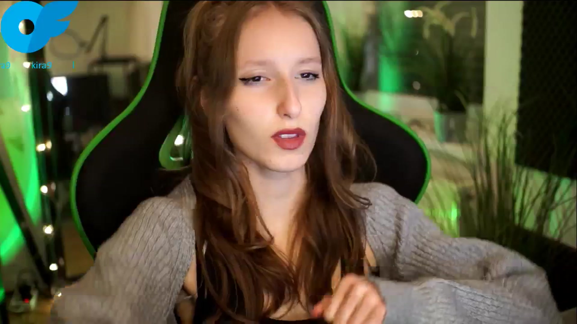 Gallery image thumbnail from Kira9's myfreecams stream on, 11/09/2025, 19:55 image 4 of 20
