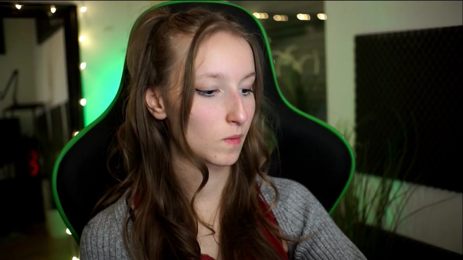 Gallery image thumbnail from Kira9's myfreecams stream on, 11/14/2025, 16:12 image 9 of 20