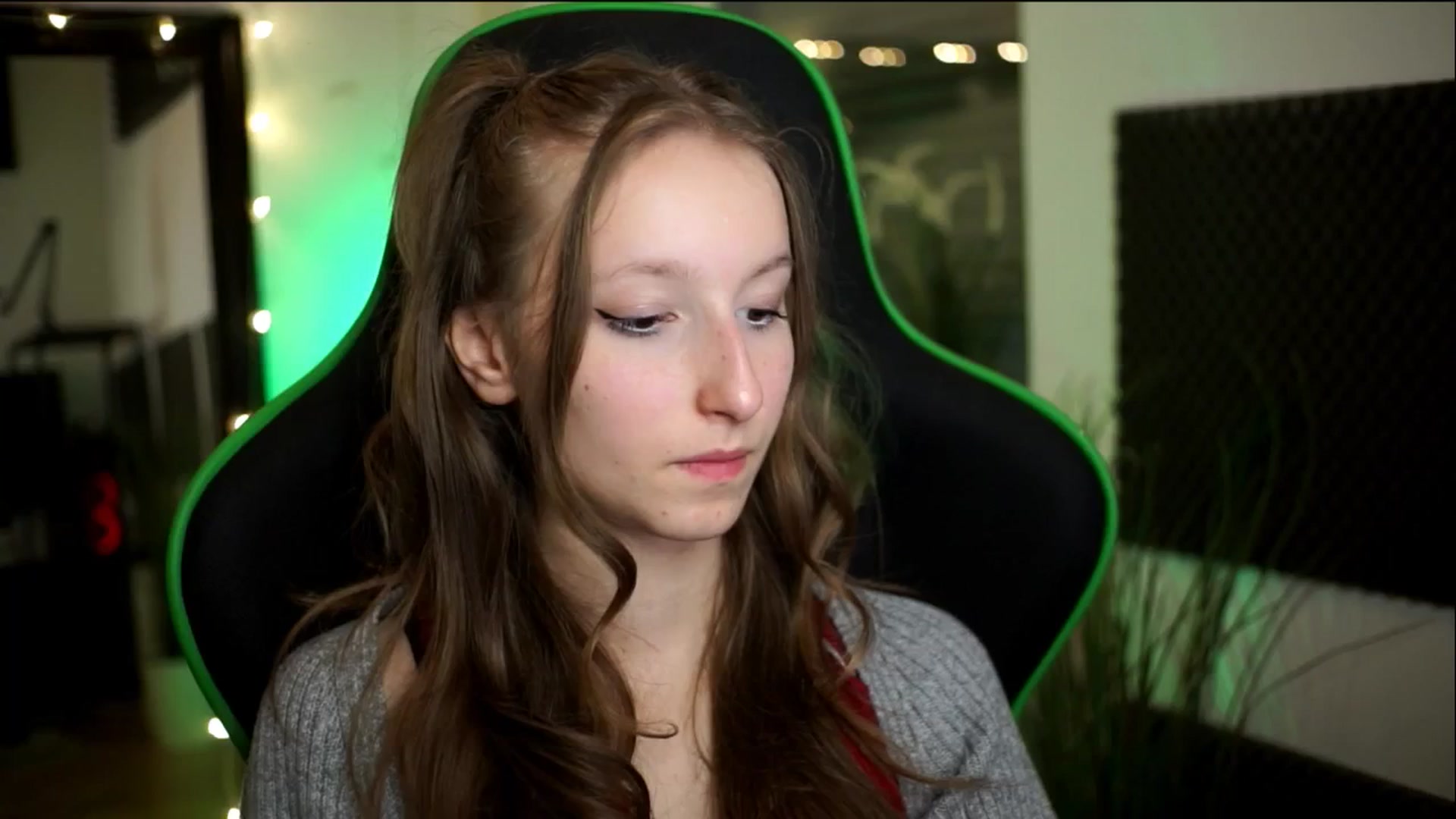 Gallery image thumbnail from Kira9's myfreecams stream on, 11/14/2025, 16:12 image 7 of 20