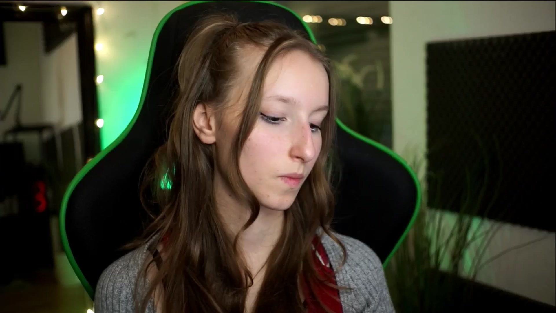 Gallery image thumbnail from Kira9's myfreecams stream on, 11/14/2025, 16:12 image 19 of 20