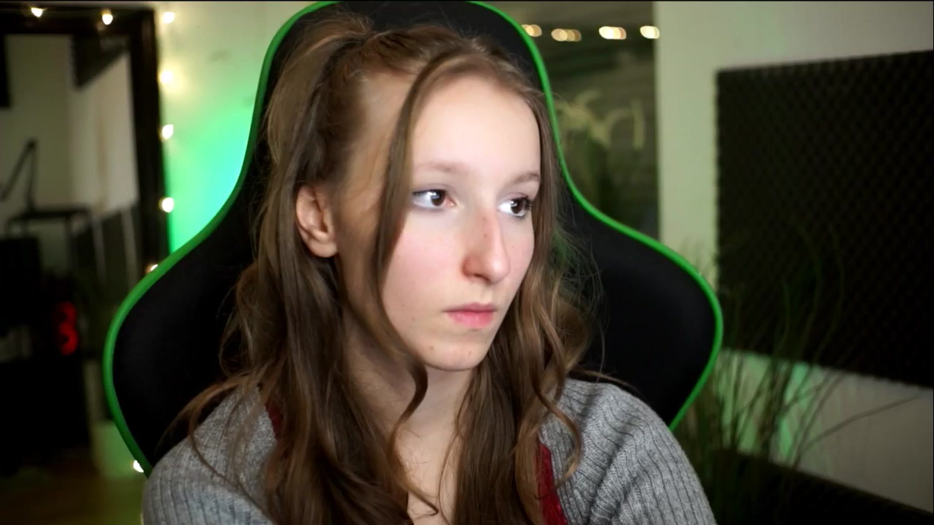 Gallery image thumbnail from Kira9's myfreecams stream on, 11/14/2025, 16:12 image 6 of 20