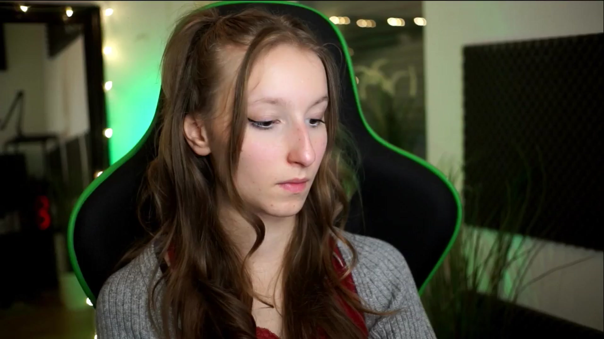 Gallery image thumbnail from Kira9's myfreecams stream on, 11/14/2025, 16:12 image 10 of 20