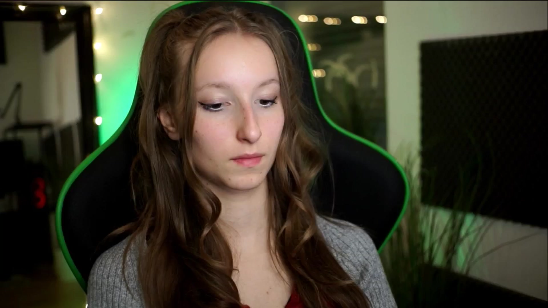 Gallery image thumbnail from Kira9's myfreecams stream on, 11/14/2025, 16:12 image 1 of 20