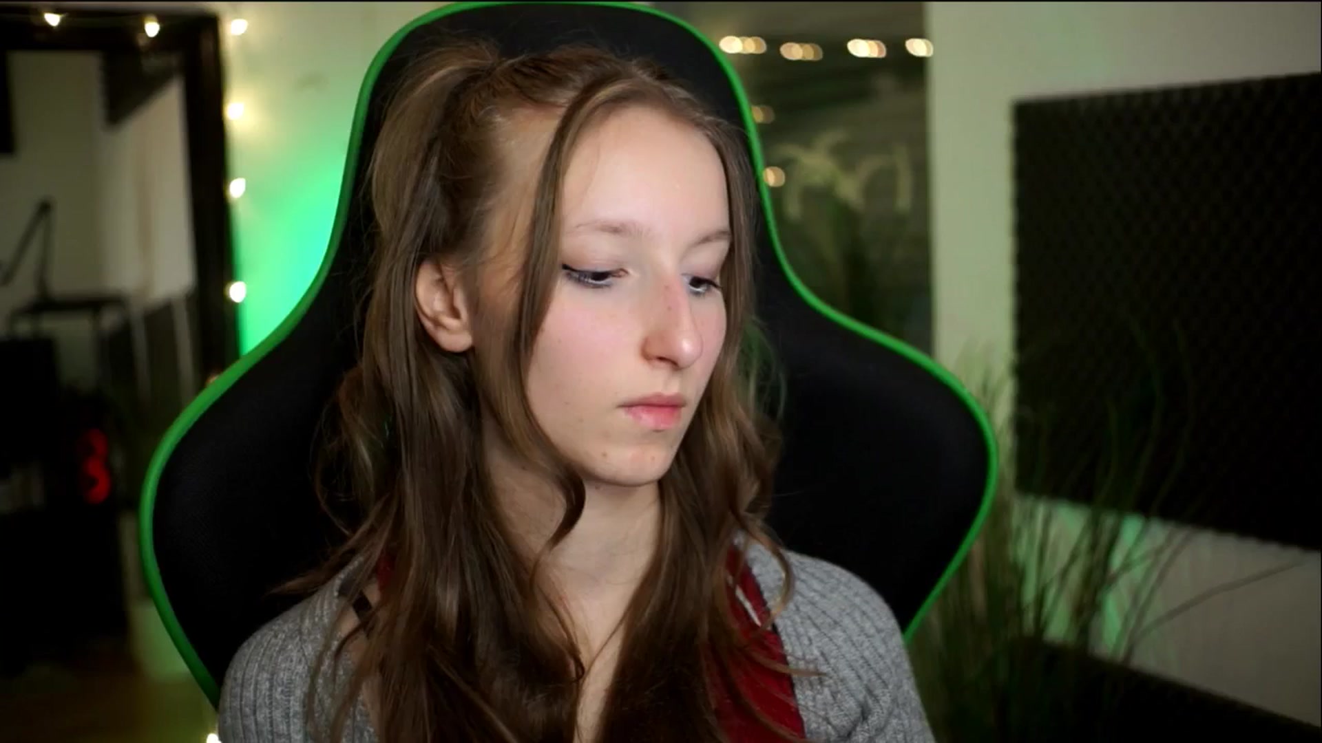Gallery image thumbnail from Kira9's myfreecams stream on, 11/14/2025, 16:12 image 20 of 20