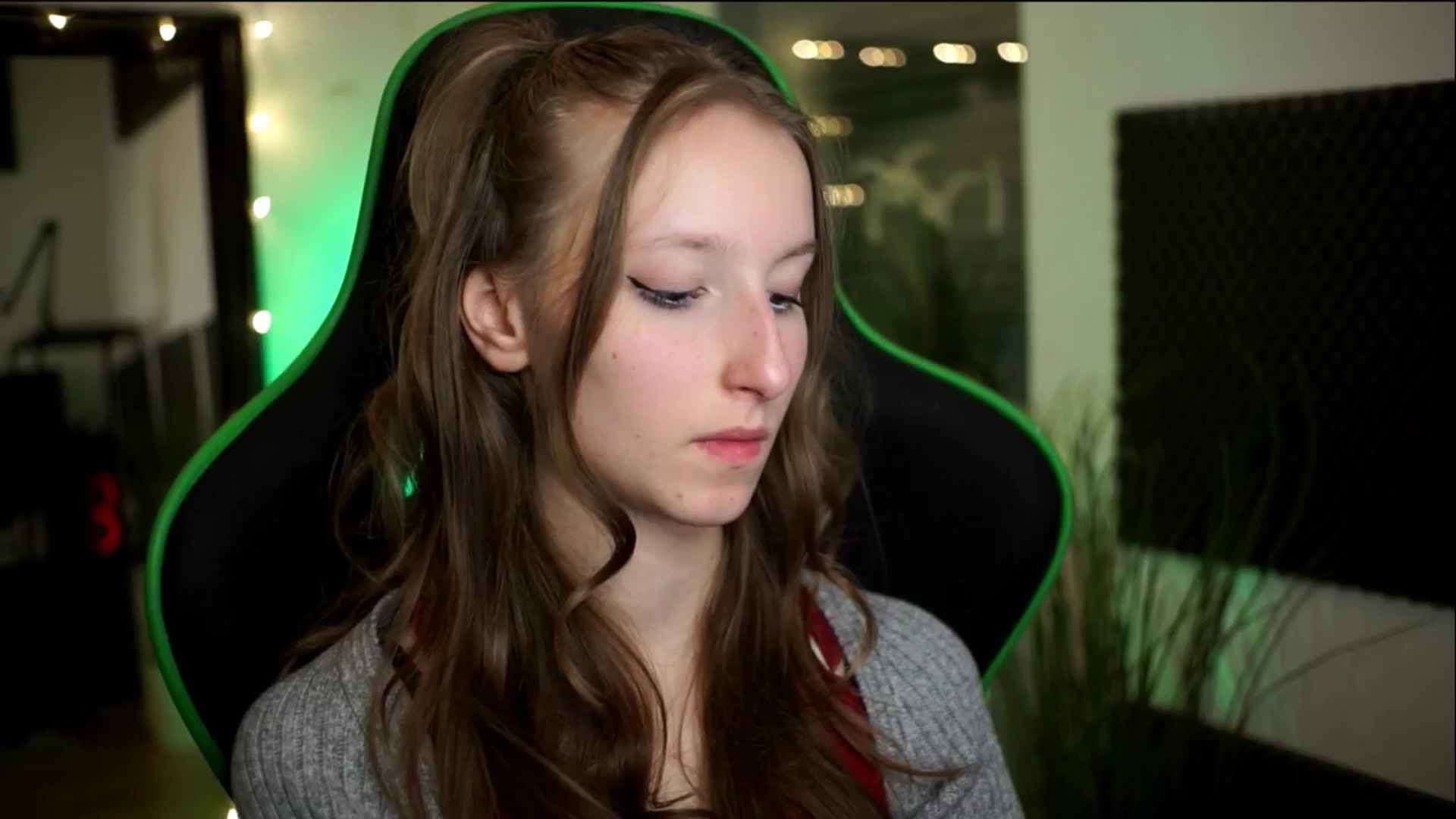 Gallery image thumbnail from Kira9's myfreecams stream on, 11/14/2025, 16:12 image 13 of 20