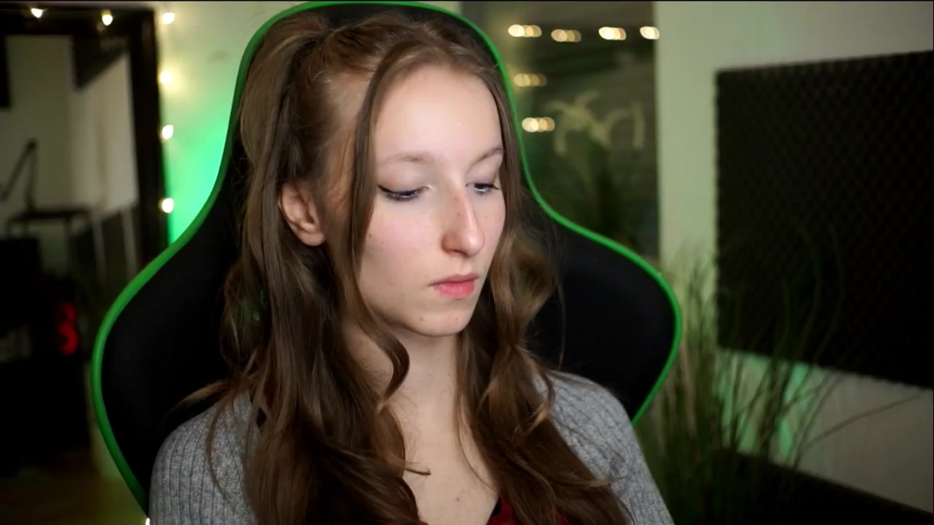 Gallery image thumbnail from Kira9's myfreecams stream on, 11/14/2025, 16:12 image 2 of 20