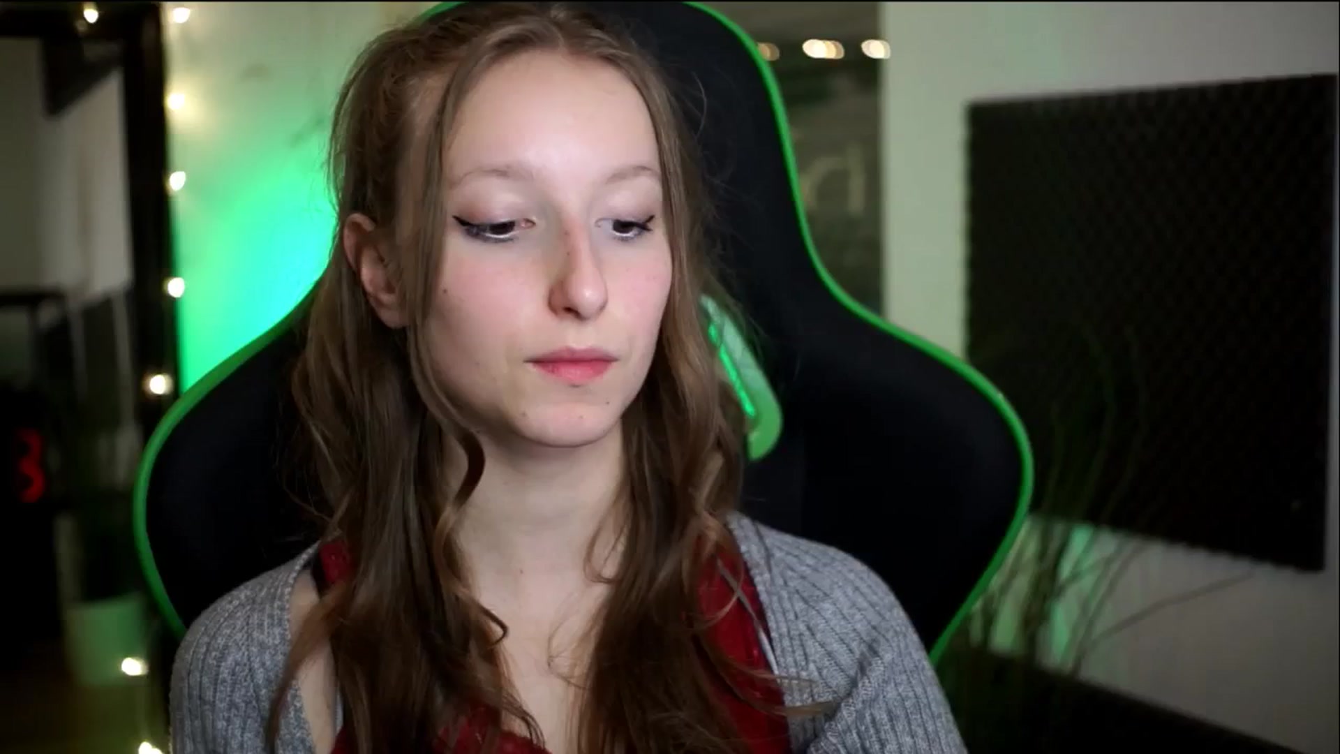 Gallery image thumbnail from Kira9's myfreecams stream on, 11/14/2025, 17:09 image 7 of 20