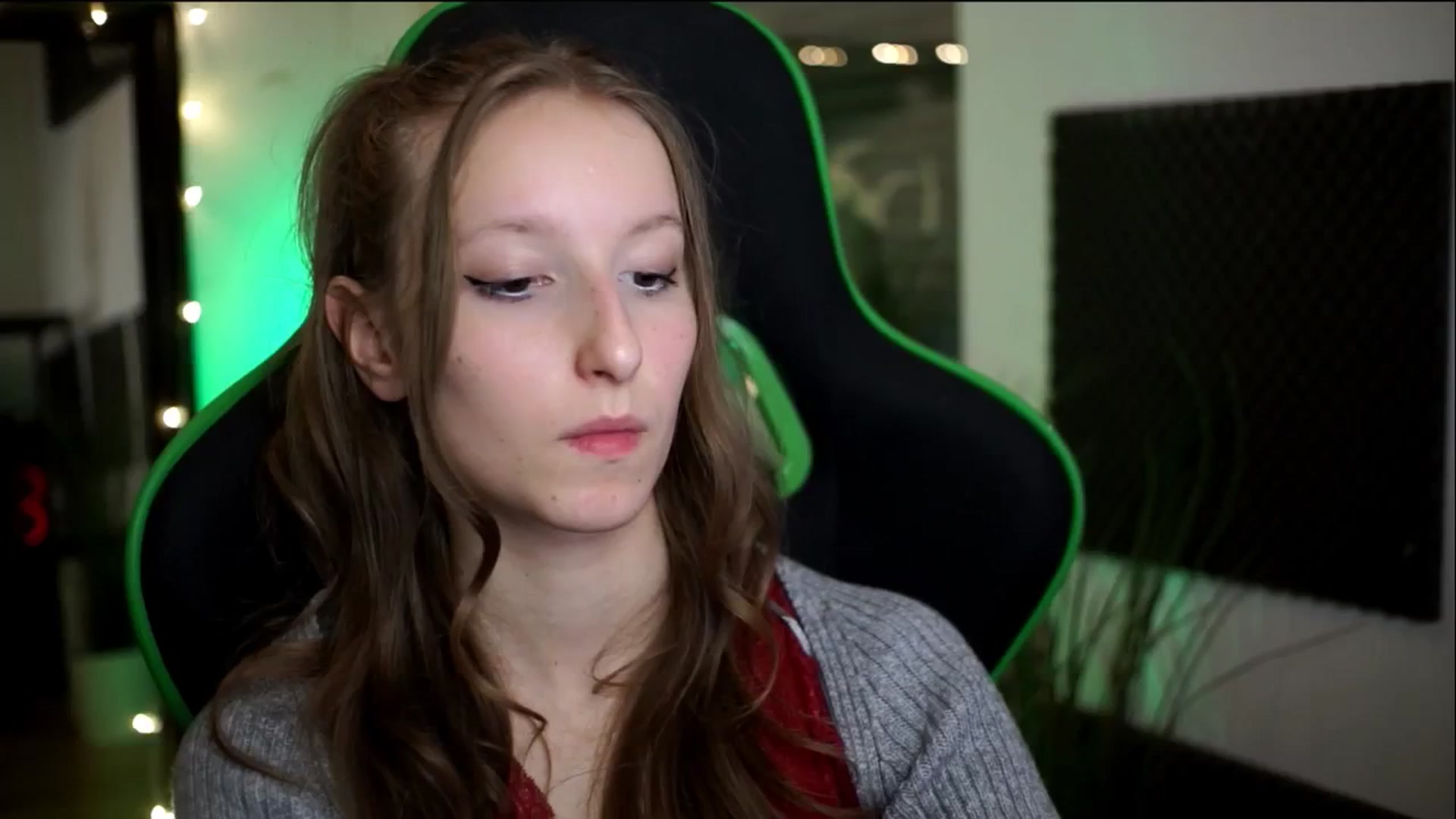 Gallery image thumbnail from Kira9's myfreecams stream on, 11/14/2025, 17:09 image 18 of 20