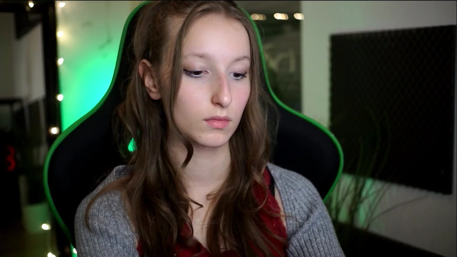 Gallery image thumbnail from Kira9's myfreecams stream on, 11/14/2025, 17:09 image 19 of 20