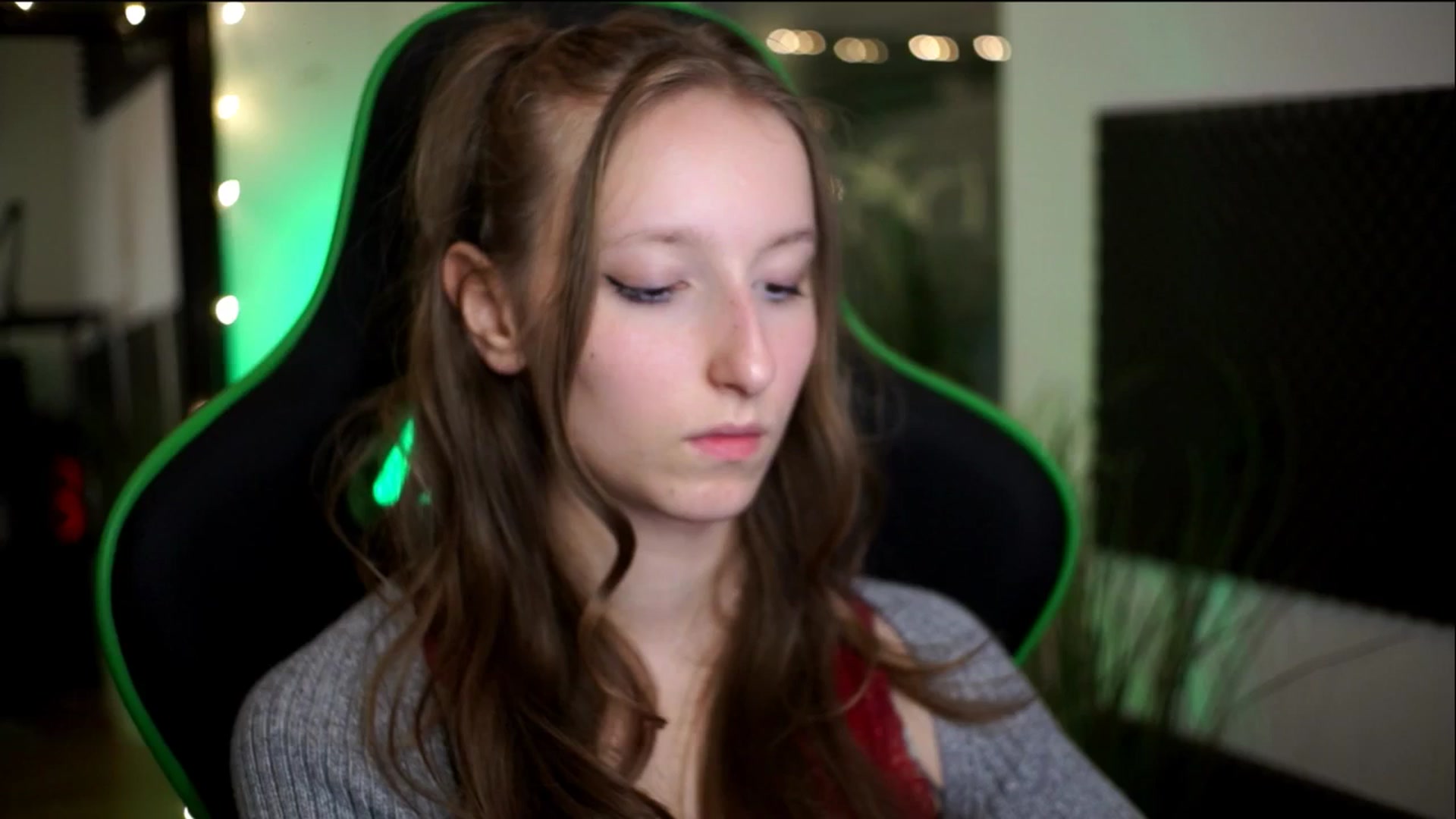 Gallery image thumbnail from Kira9's myfreecams stream on, 11/14/2025, 17:09 image 2 of 20