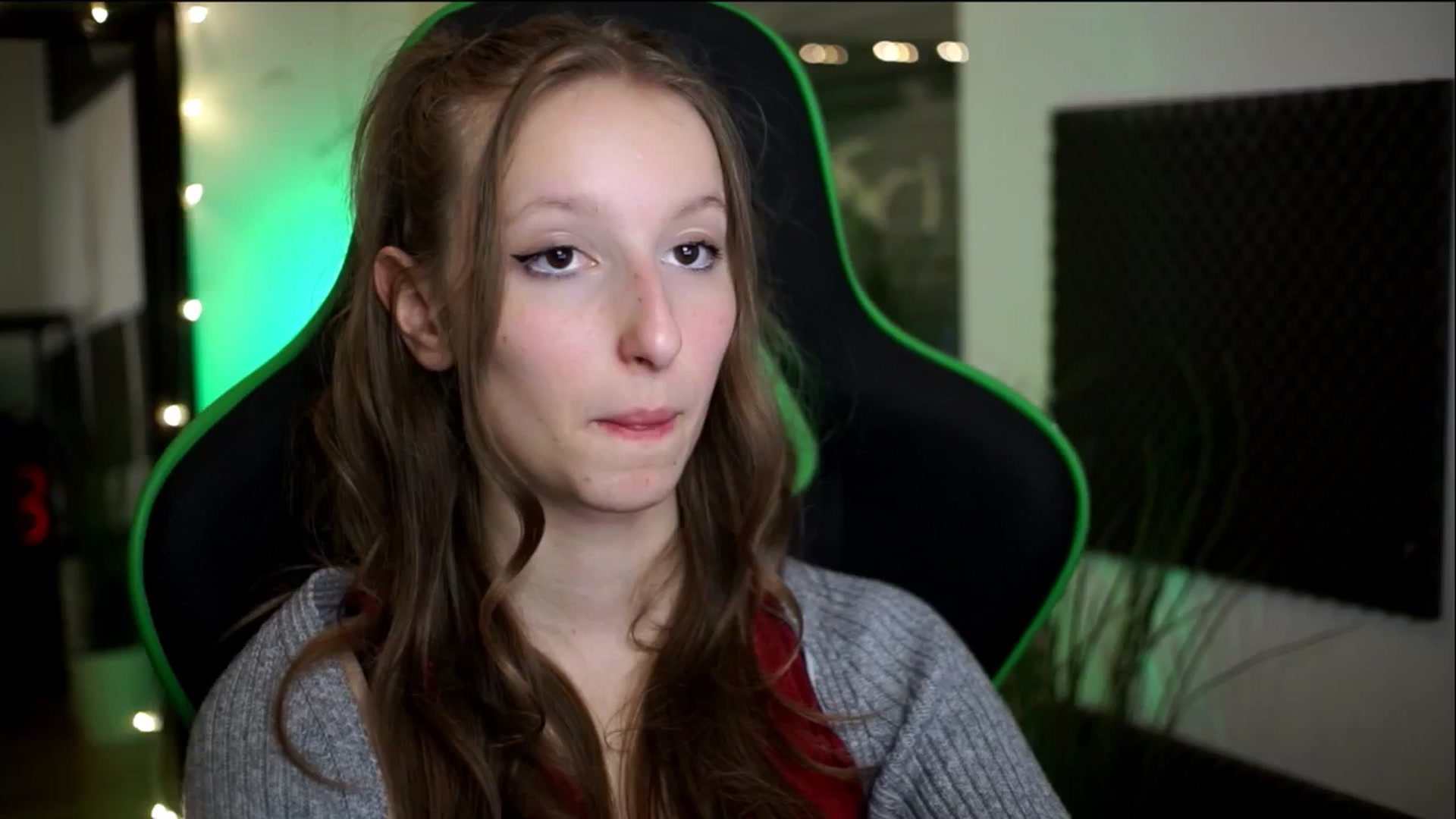 Gallery image thumbnail from Kira9's myfreecams stream on, 11/14/2025, 17:09 image 12 of 20