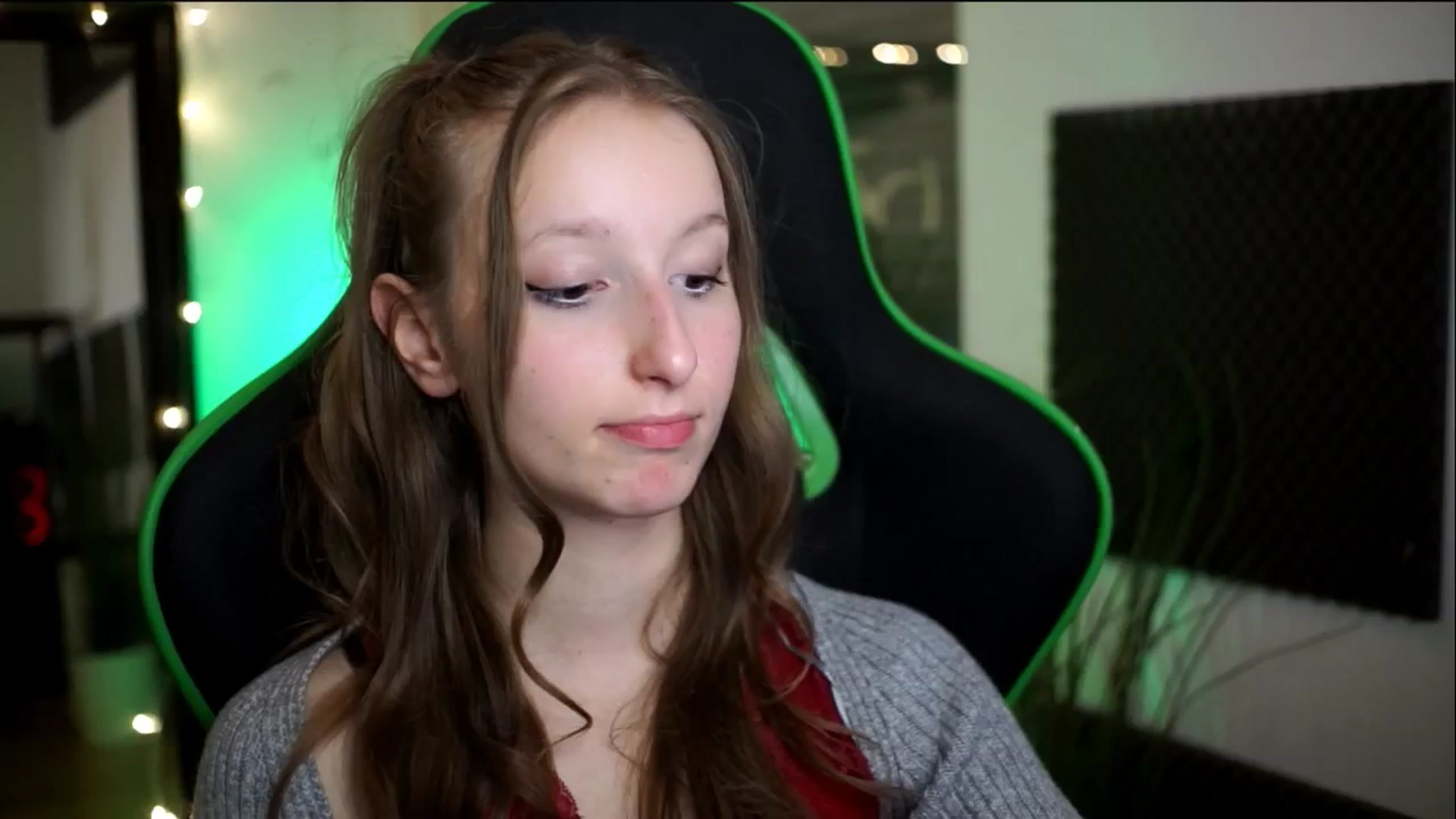 Gallery image thumbnail from Kira9's myfreecams stream on, 11/14/2025, 17:09 image 9 of 20