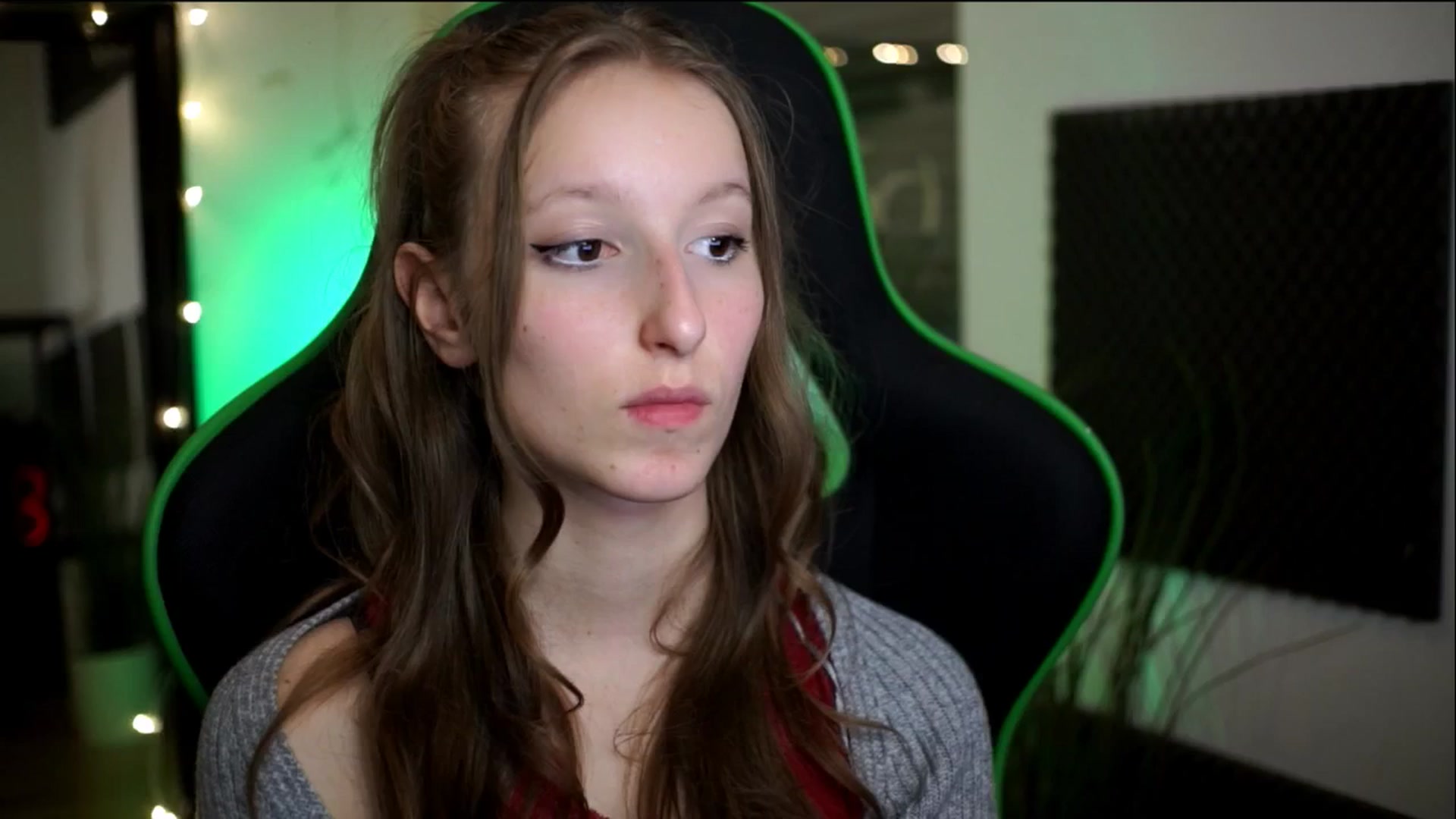 Gallery image thumbnail from Kira9's myfreecams stream on, 11/14/2025, 17:09 image 10 of 20