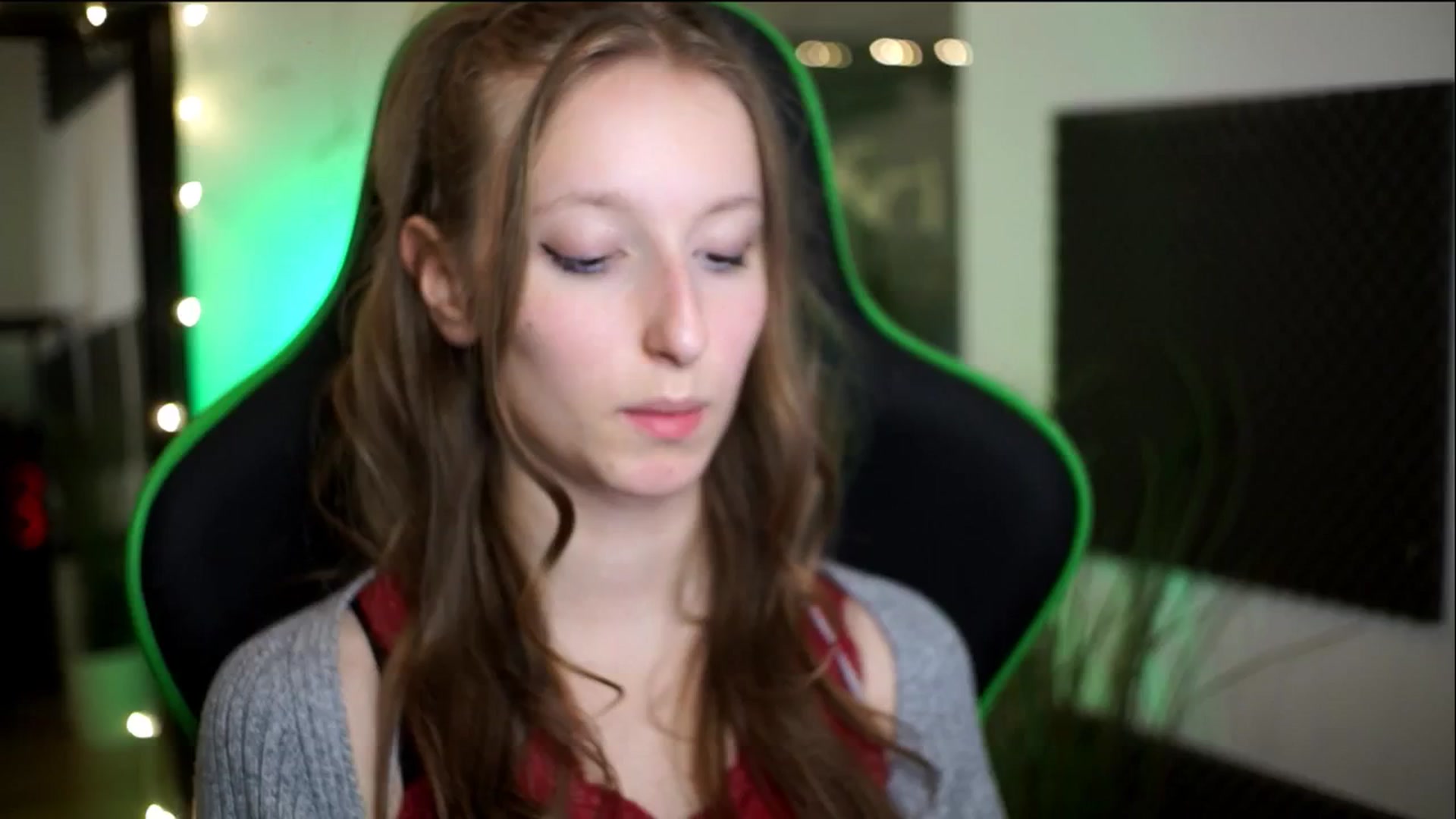 Gallery image thumbnail from Kira9's myfreecams stream on, 11/14/2025, 17:09 image 6 of 20