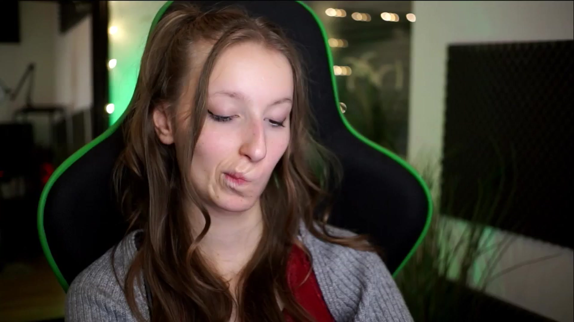 Gallery image thumbnail from Kira9's myfreecams stream on, 11/14/2025, 18:50 image 1 of 20