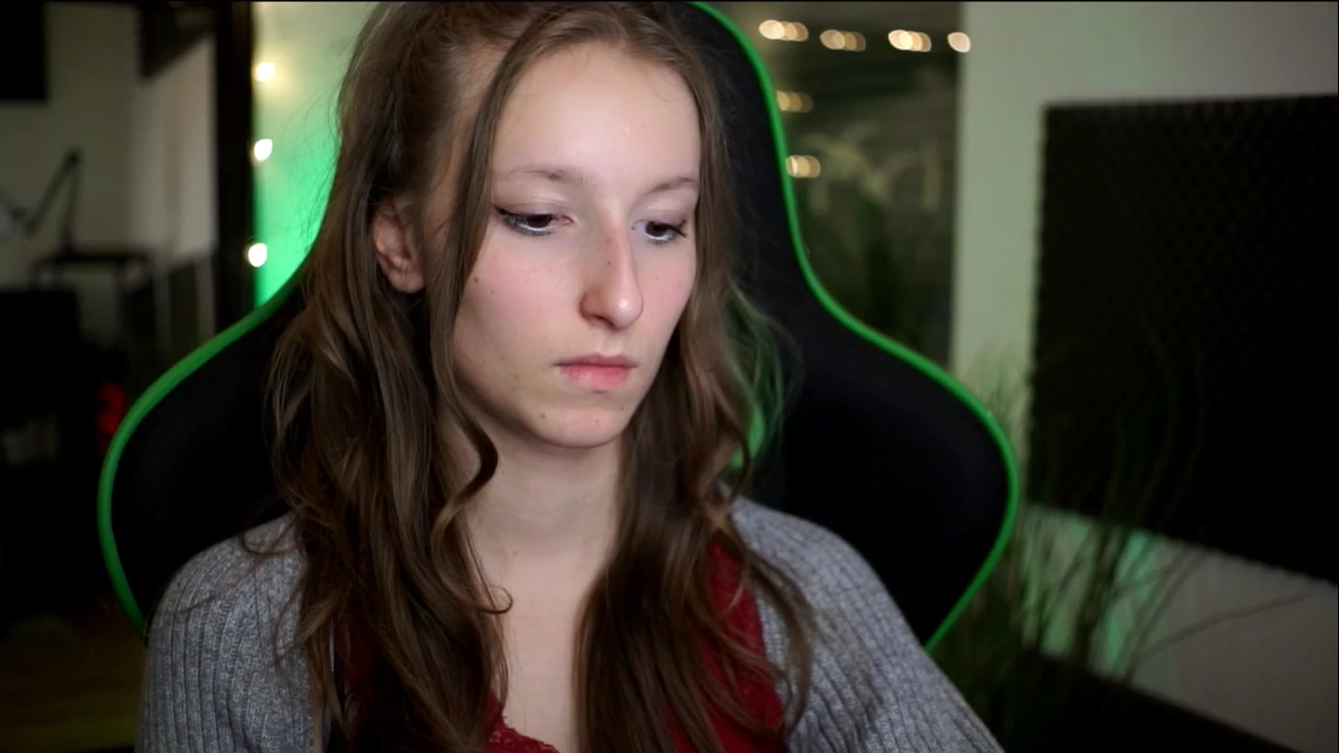 Gallery image thumbnail from Kira9's myfreecams stream on, 11/14/2025, 18:50 image 4 of 20