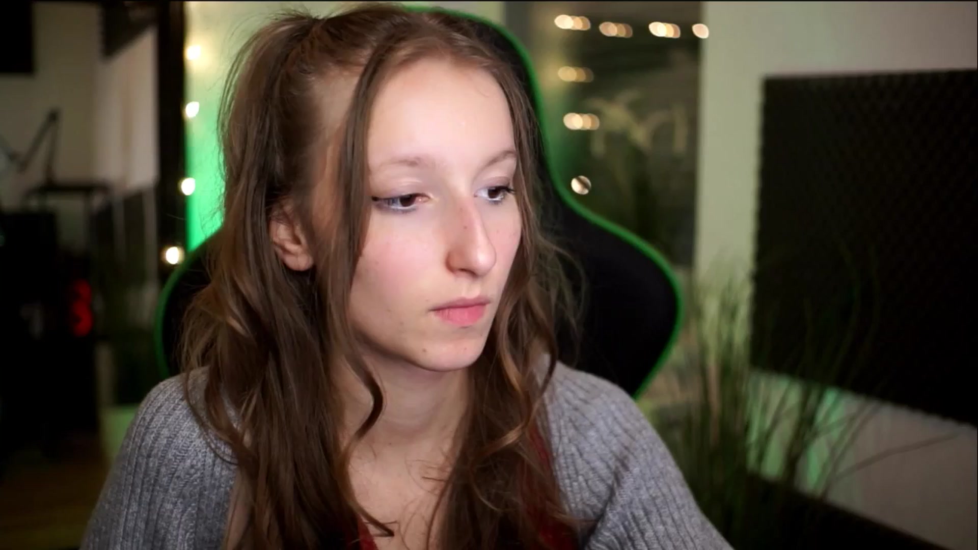 Gallery image thumbnail from Kira9's myfreecams stream on, 11/14/2025, 18:50 image 20 of 20