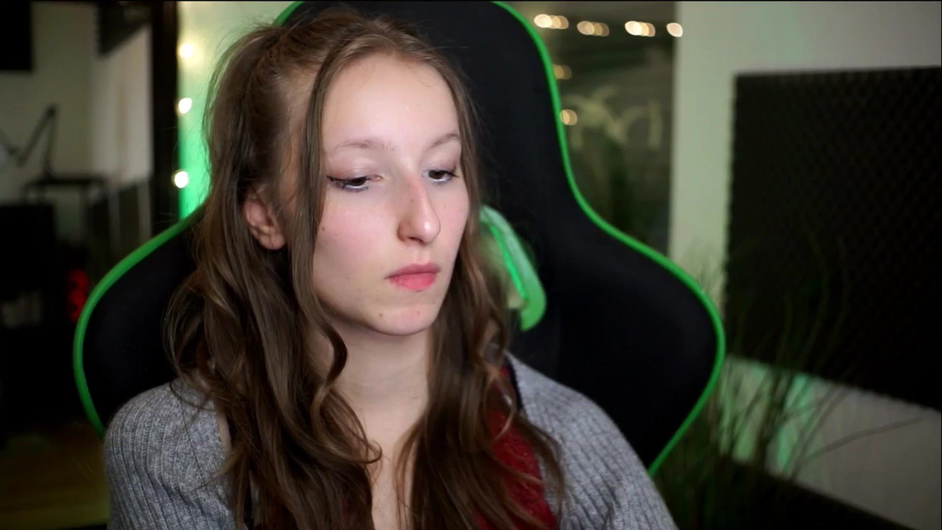 Gallery image thumbnail from Kira9's myfreecams stream on, 11/14/2025, 18:50 image 12 of 20